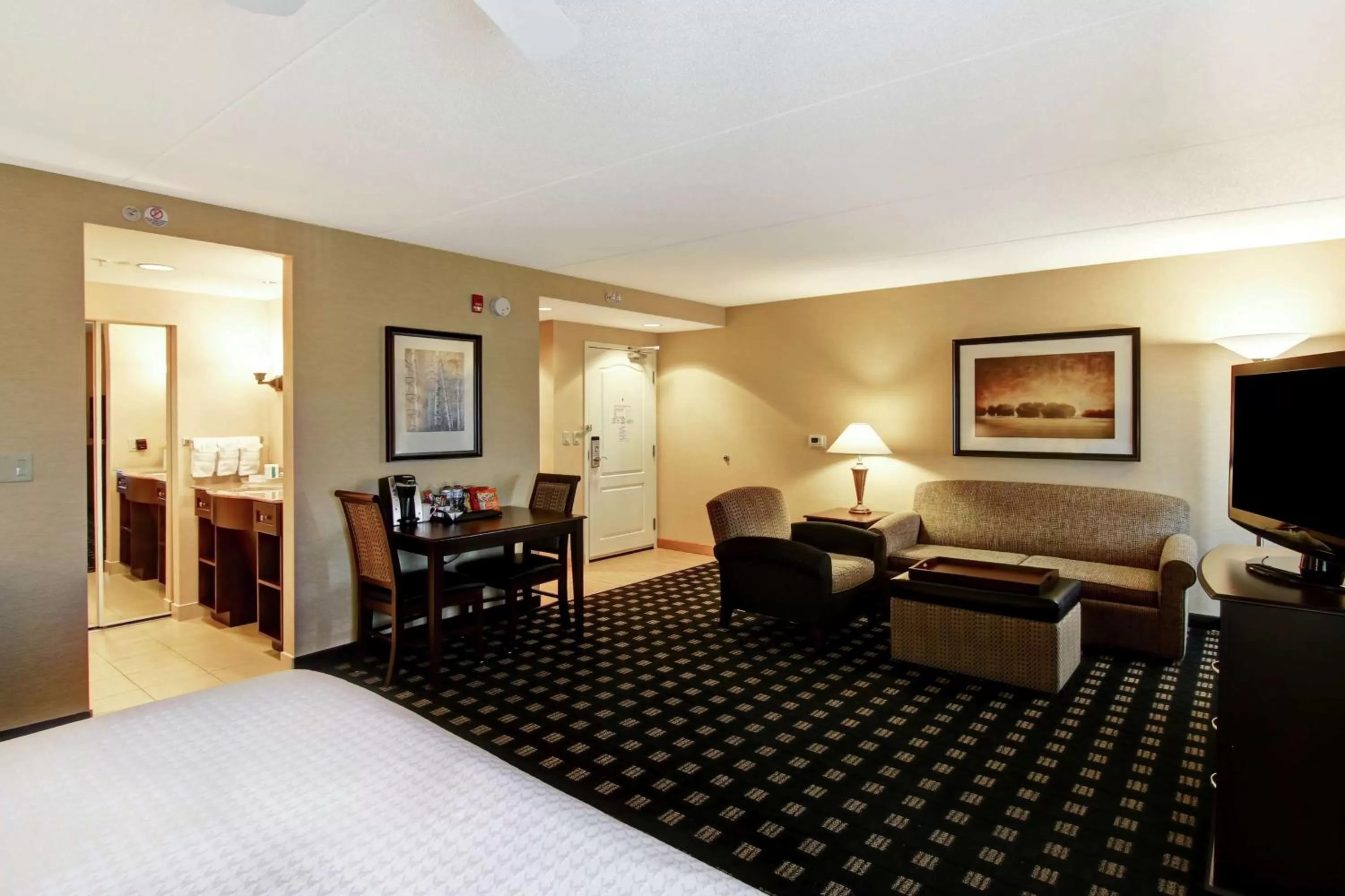 Bedroom, Bed in Homewood Suites by Hilton Toronto Airport Corporate Centre