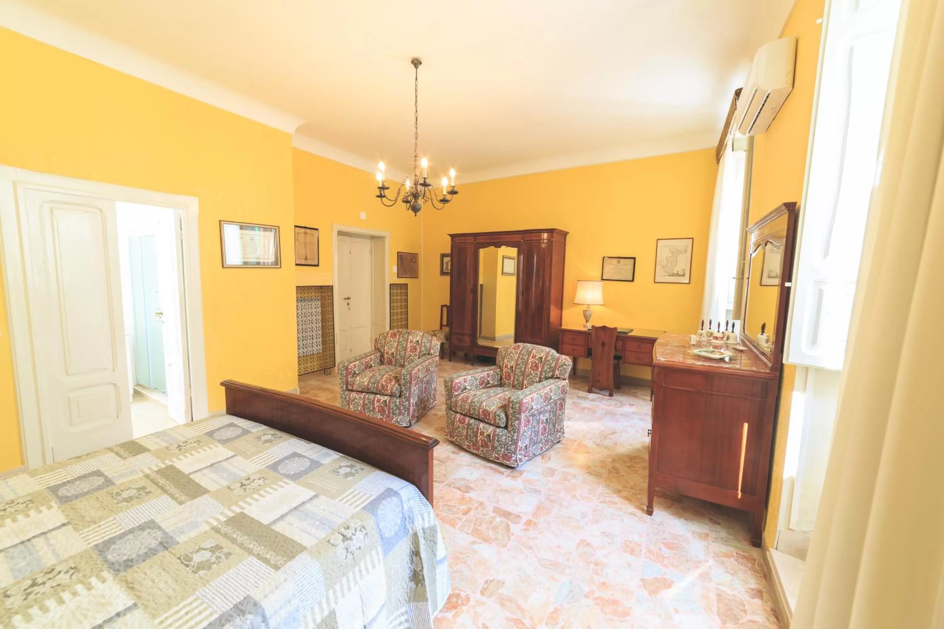 Photo of the whole room, Seating Area in Il Giardino Nascosto B&B