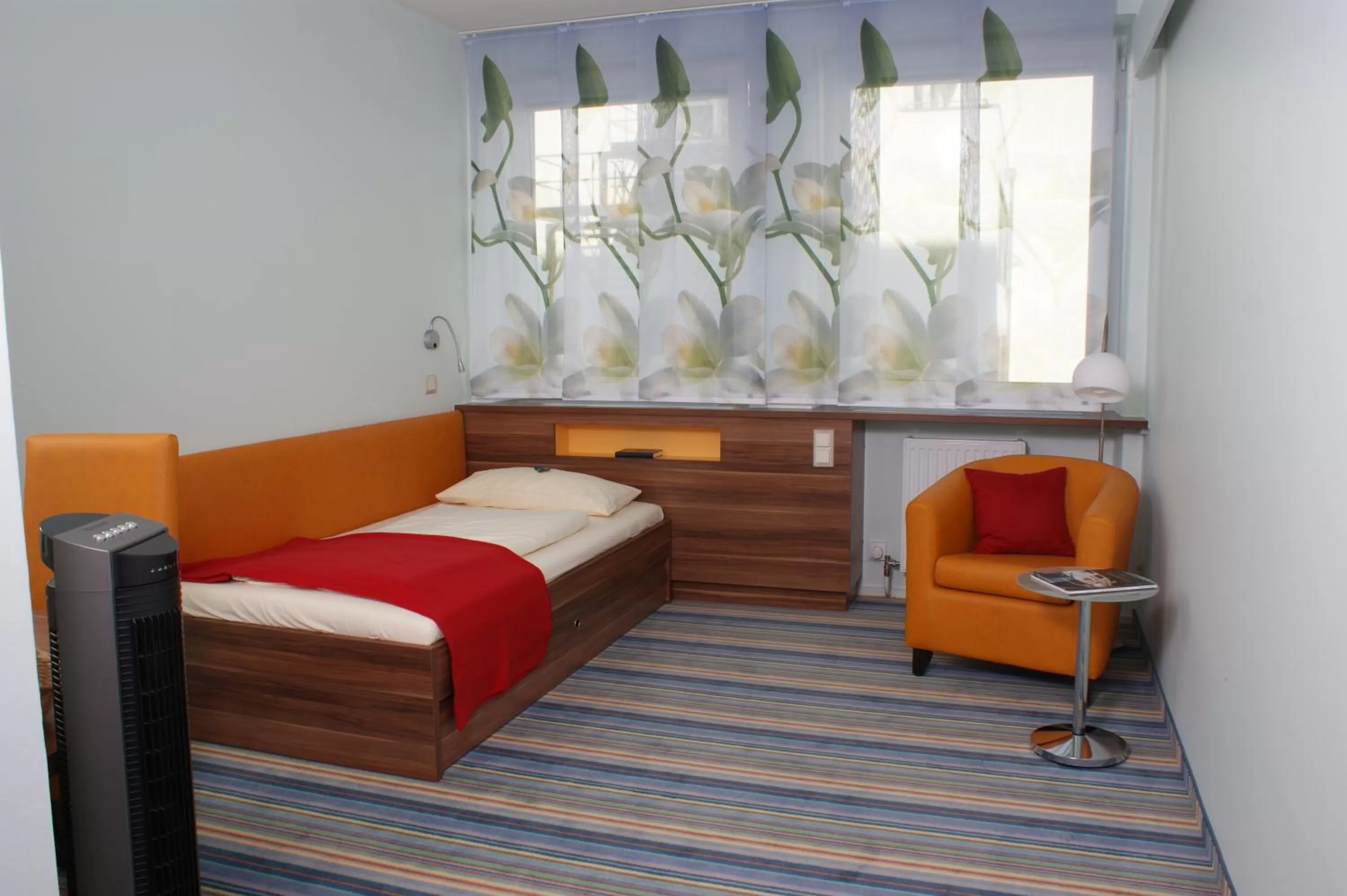 Photo of the whole room, Bed in Hotel Peterhof