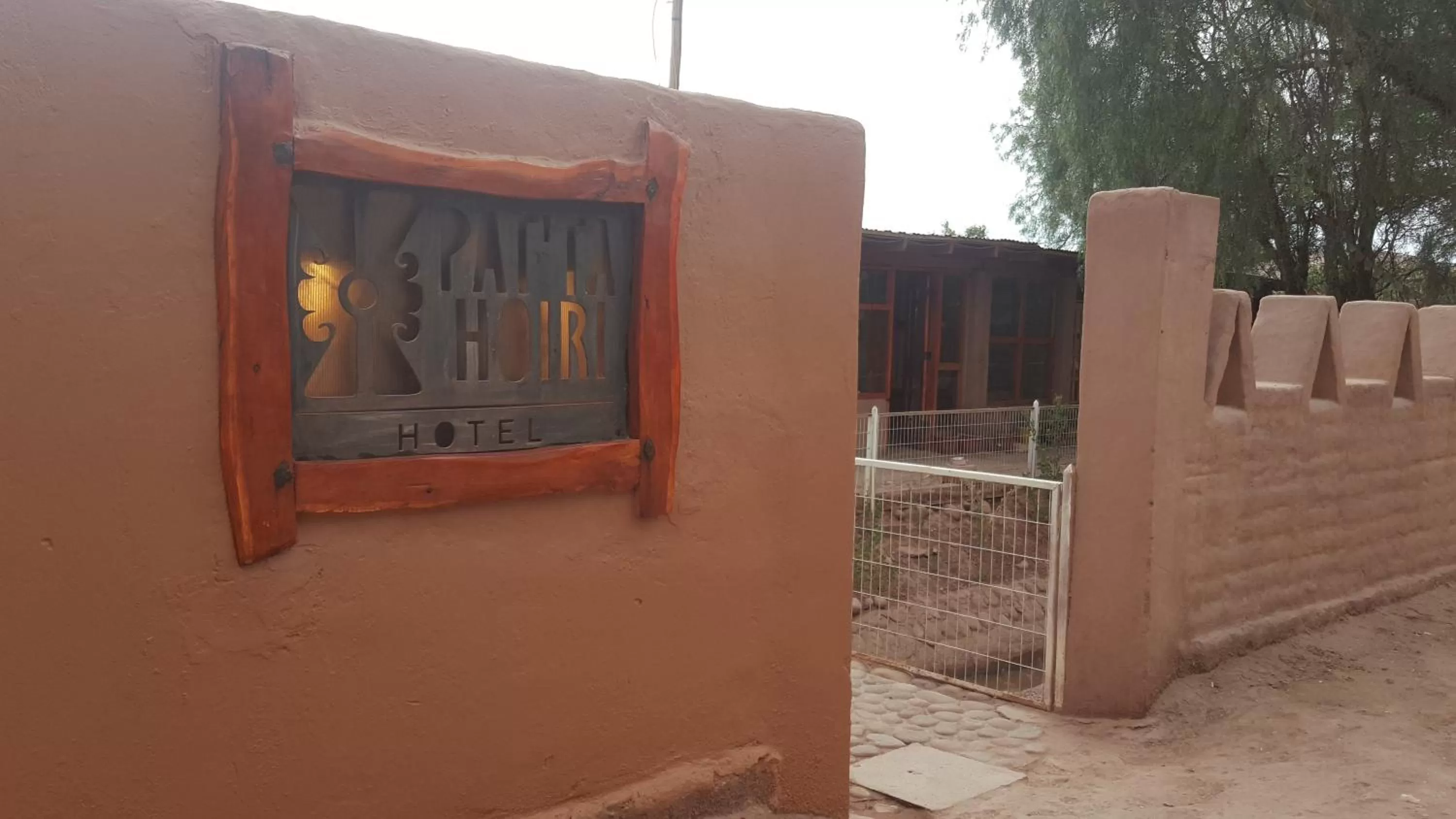 Facade/entrance in Hotel Pat'ta Hoiri