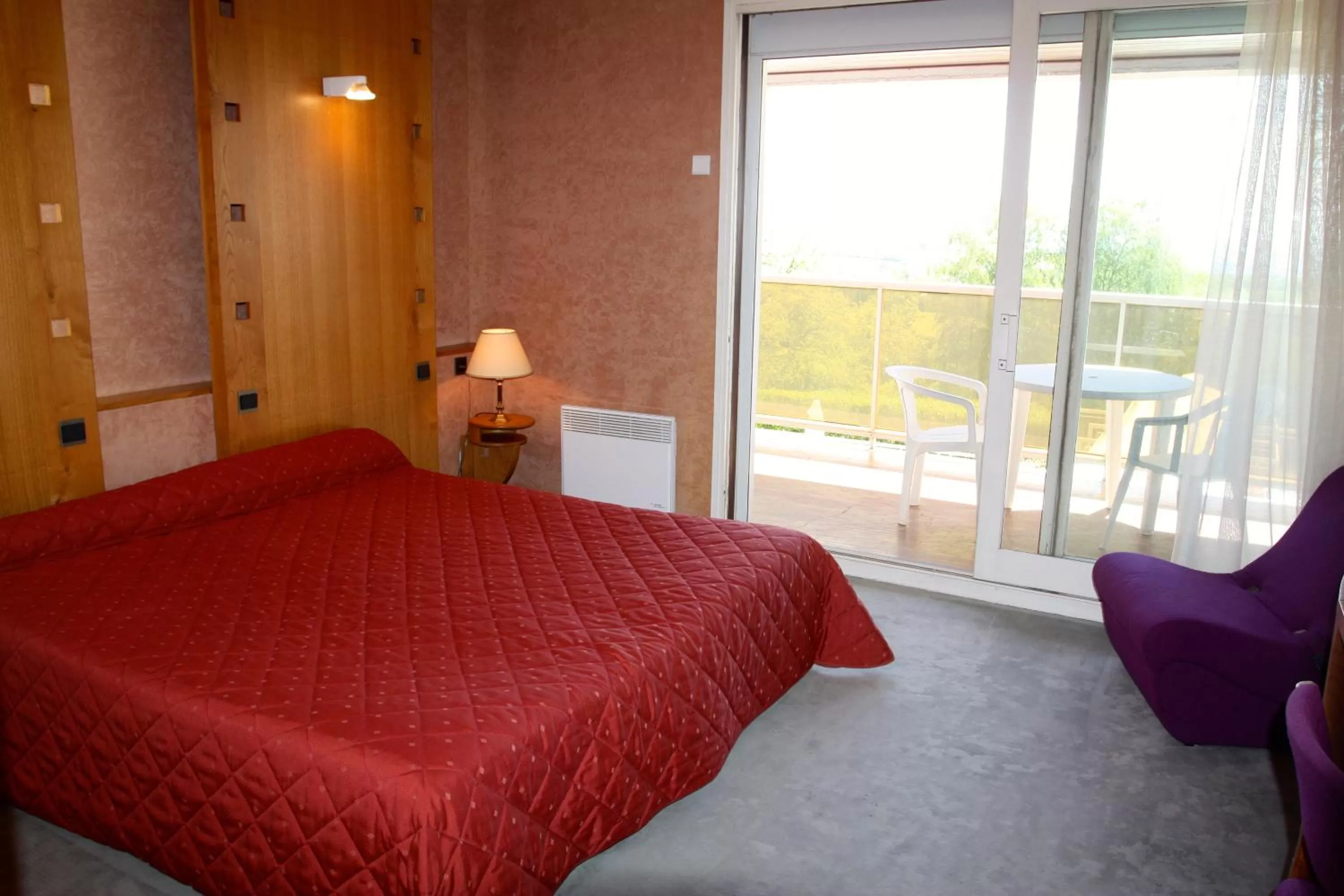 2 Adjoining Rooms in authentic by balladins – Rodez / Le Ségala