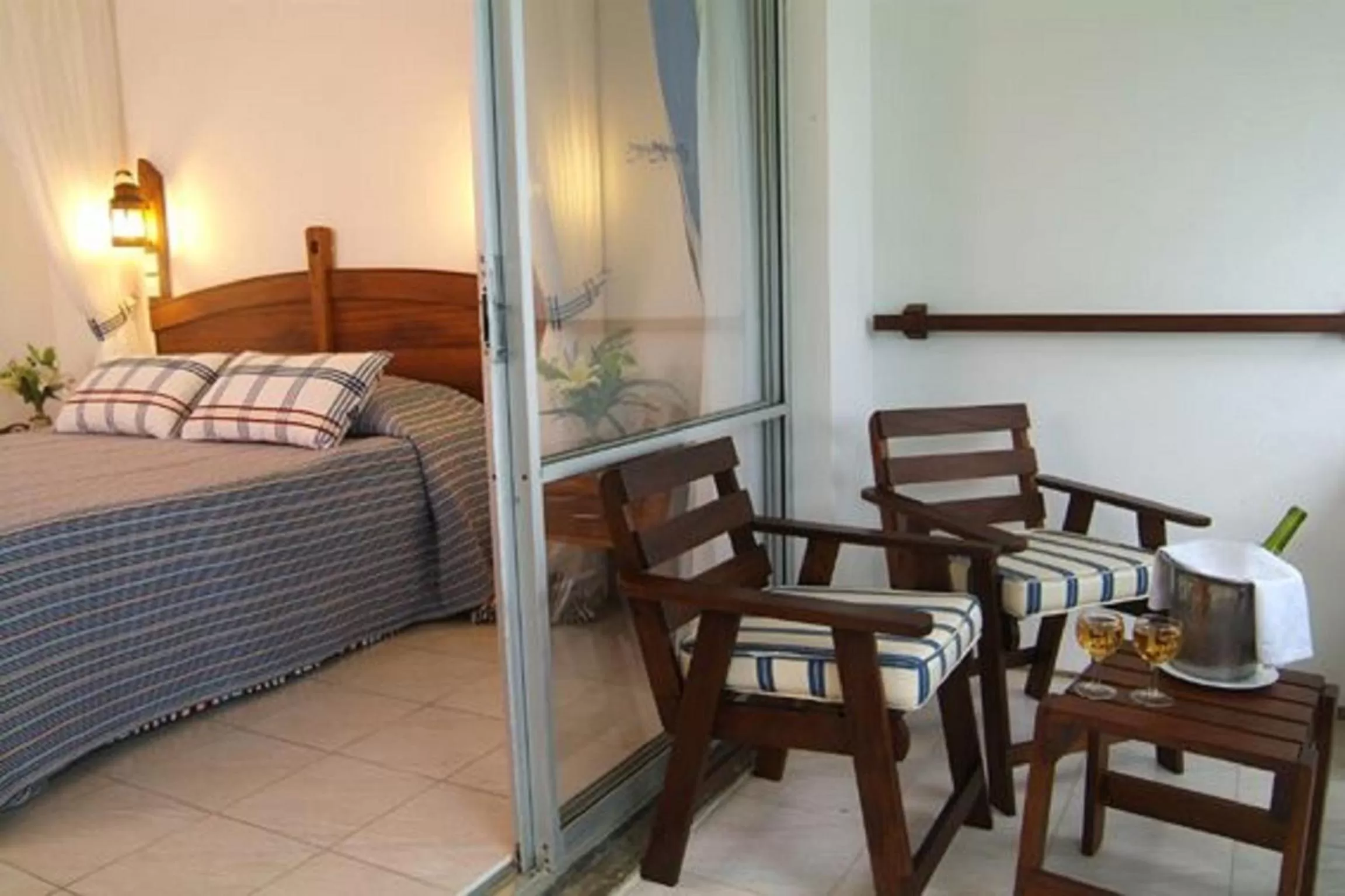 Photo of the whole room, Bed in Voyager Beach Resort