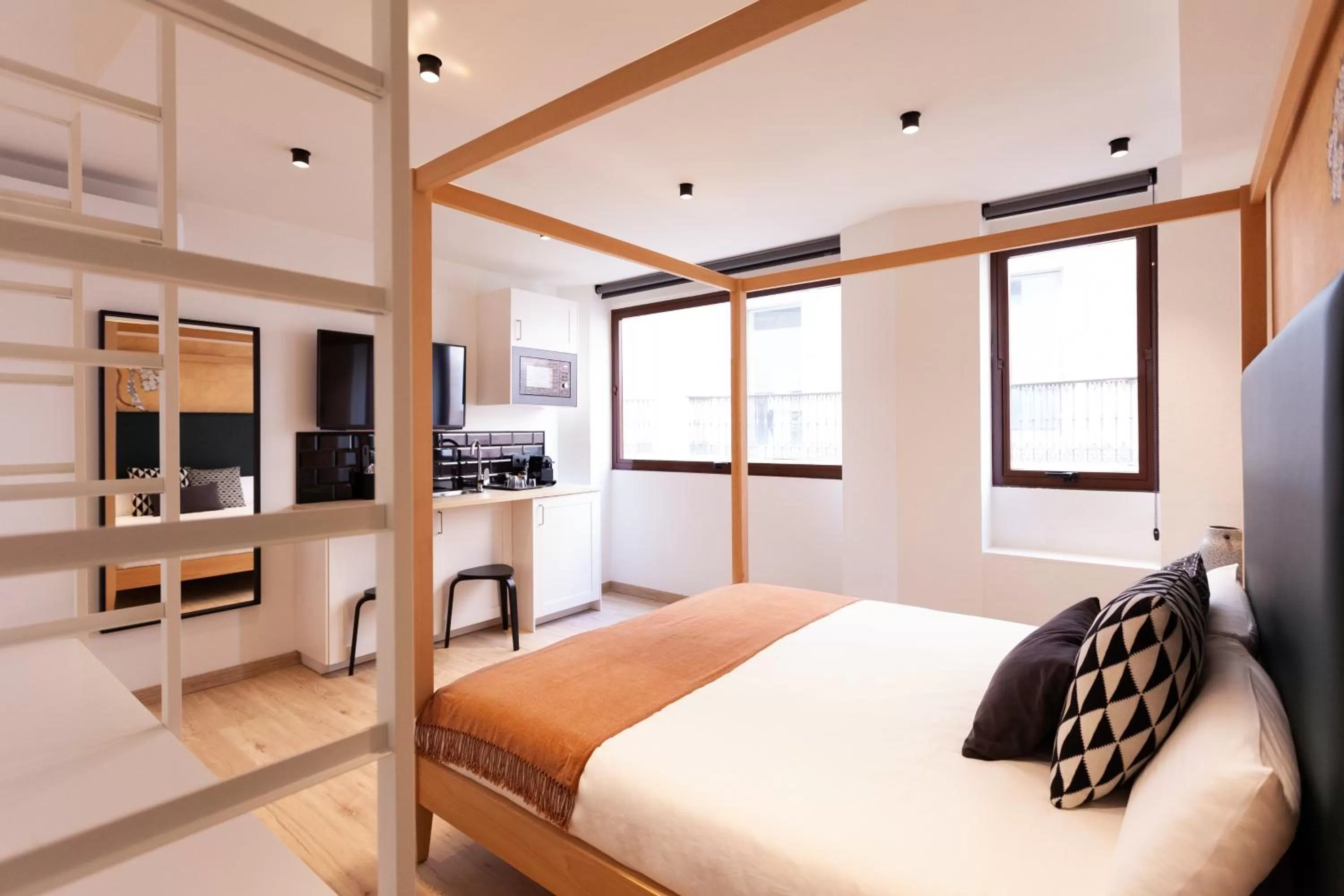 Kitchen or kitchenette, Bed in Welldone Sierpes Boutique