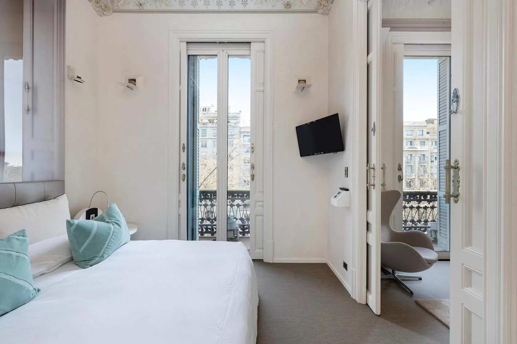 Bed in El Palauet Modernist Suites Barcelona