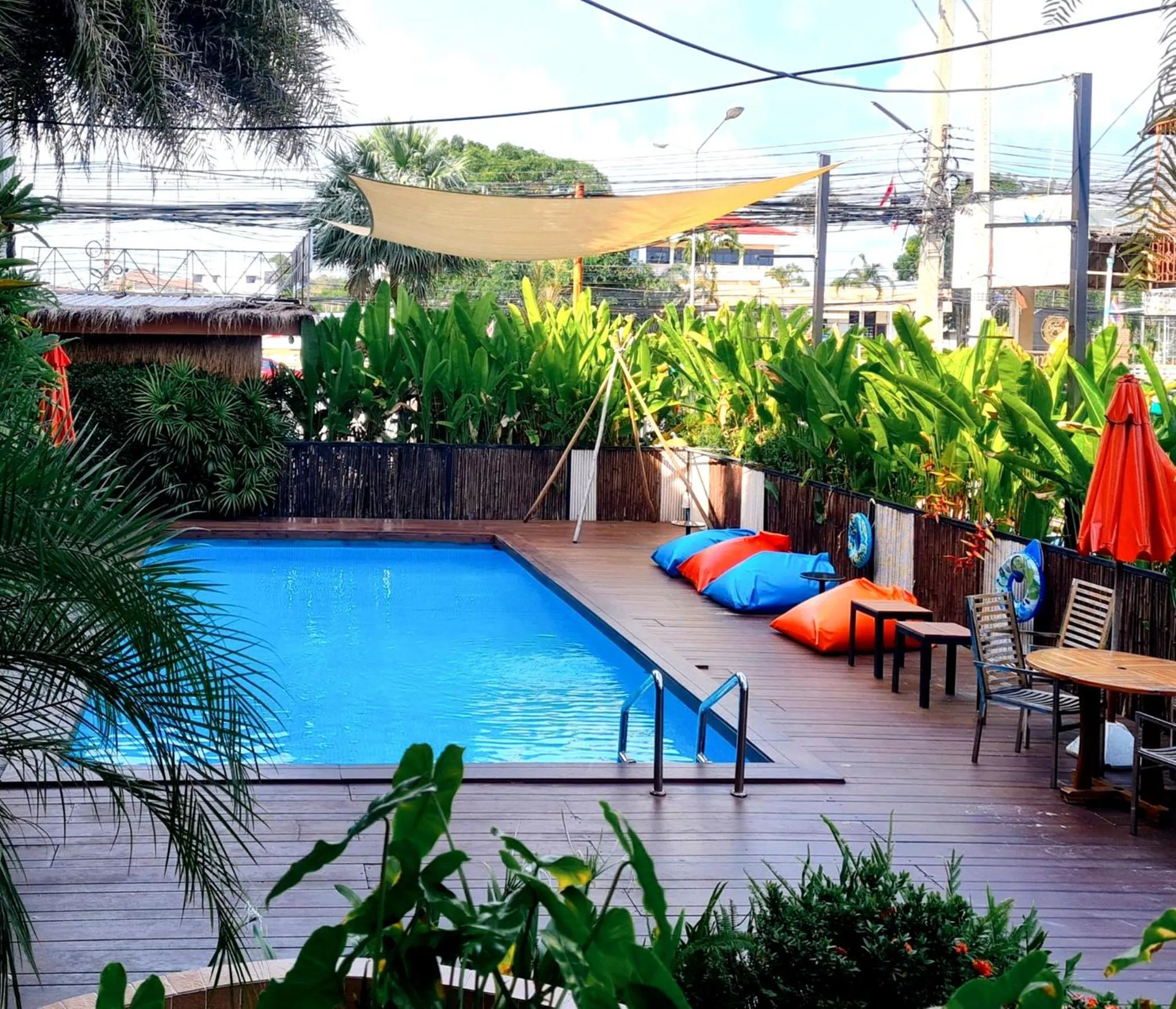 Swimming pool in Crystal Jade Hotel