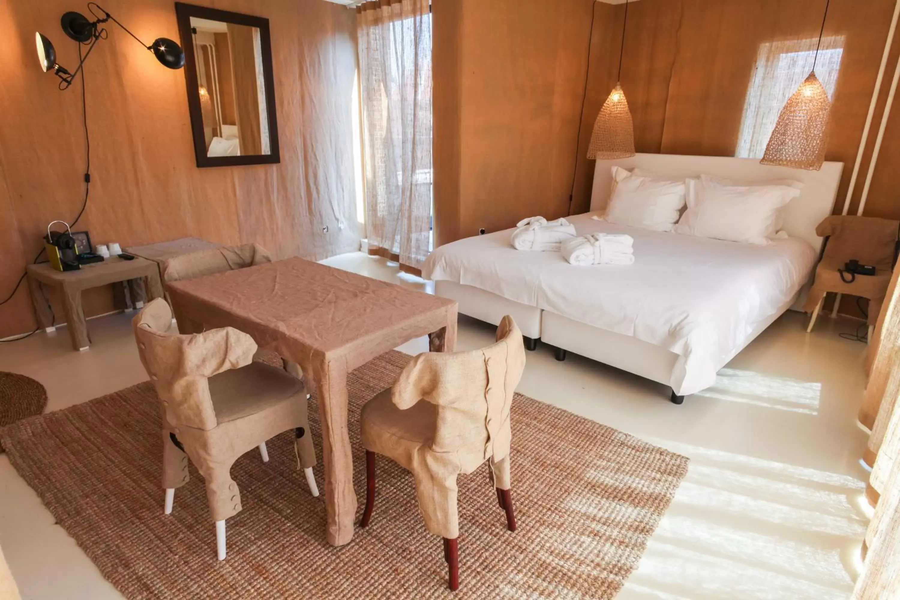 King Suite with Balcony in Hotel The Exchange King Suite with Balcony in Hotel The Exchange