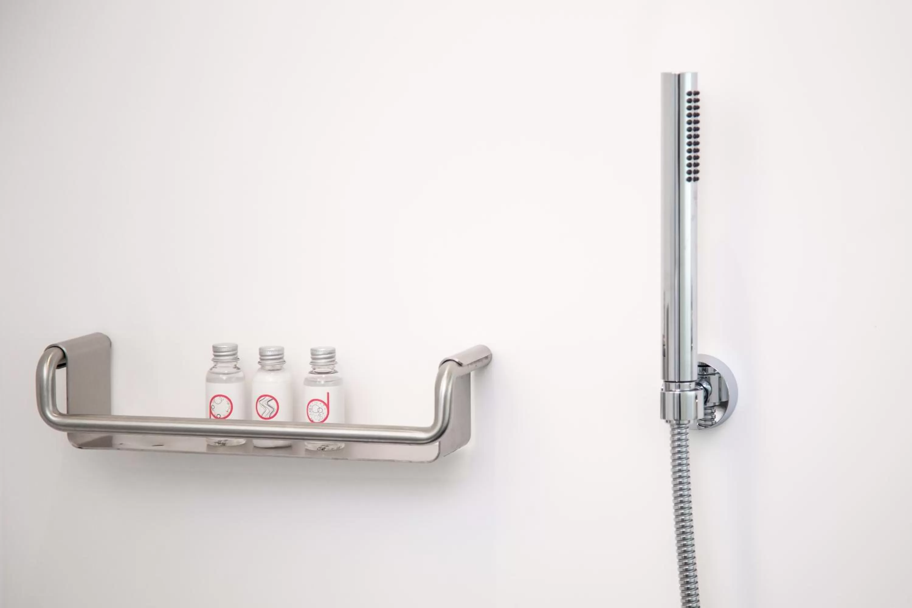 Shower in Pod Brooklyn