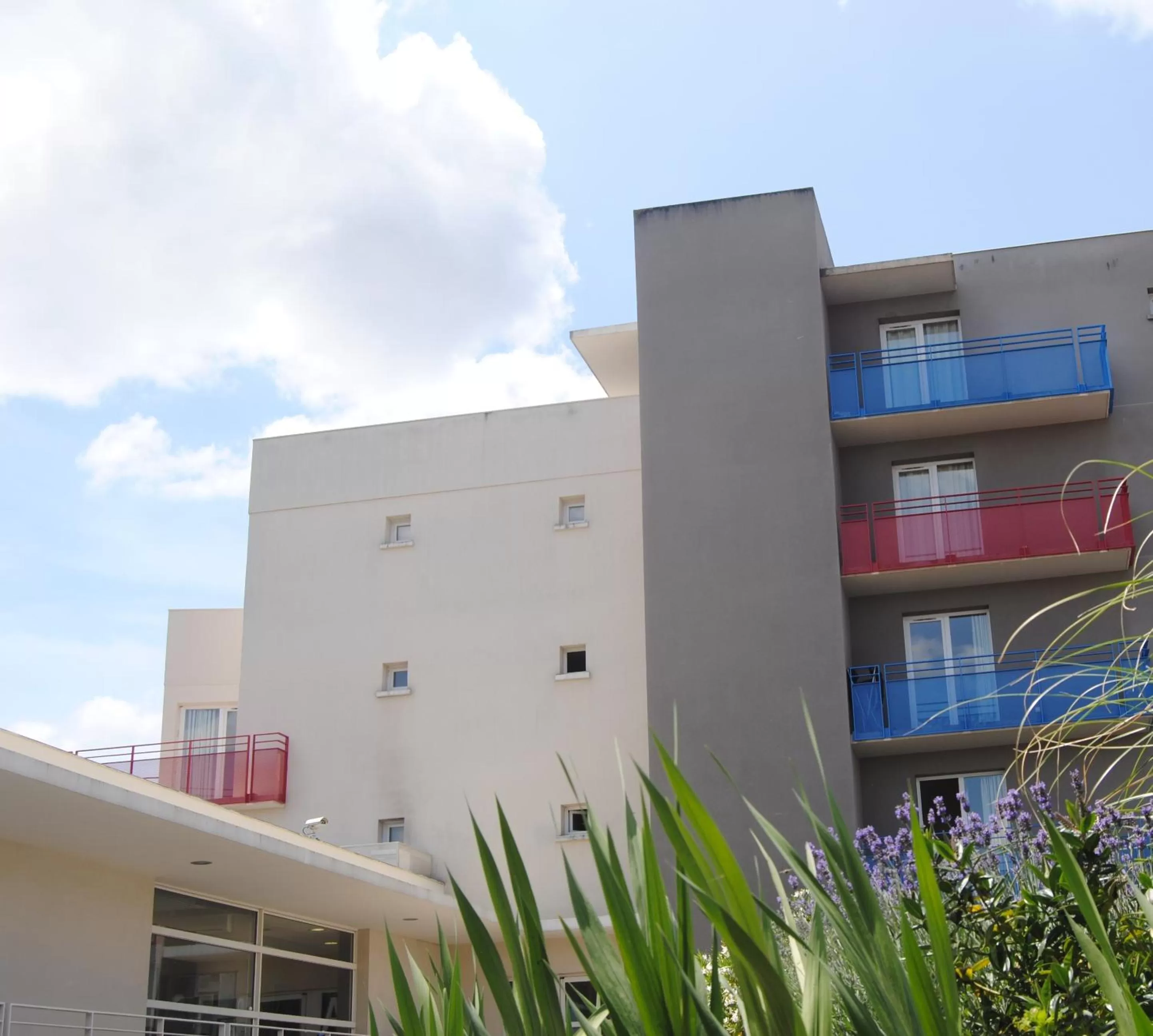 Facade/entrance in Résidence Columba - Apparts meublés Agen Sud