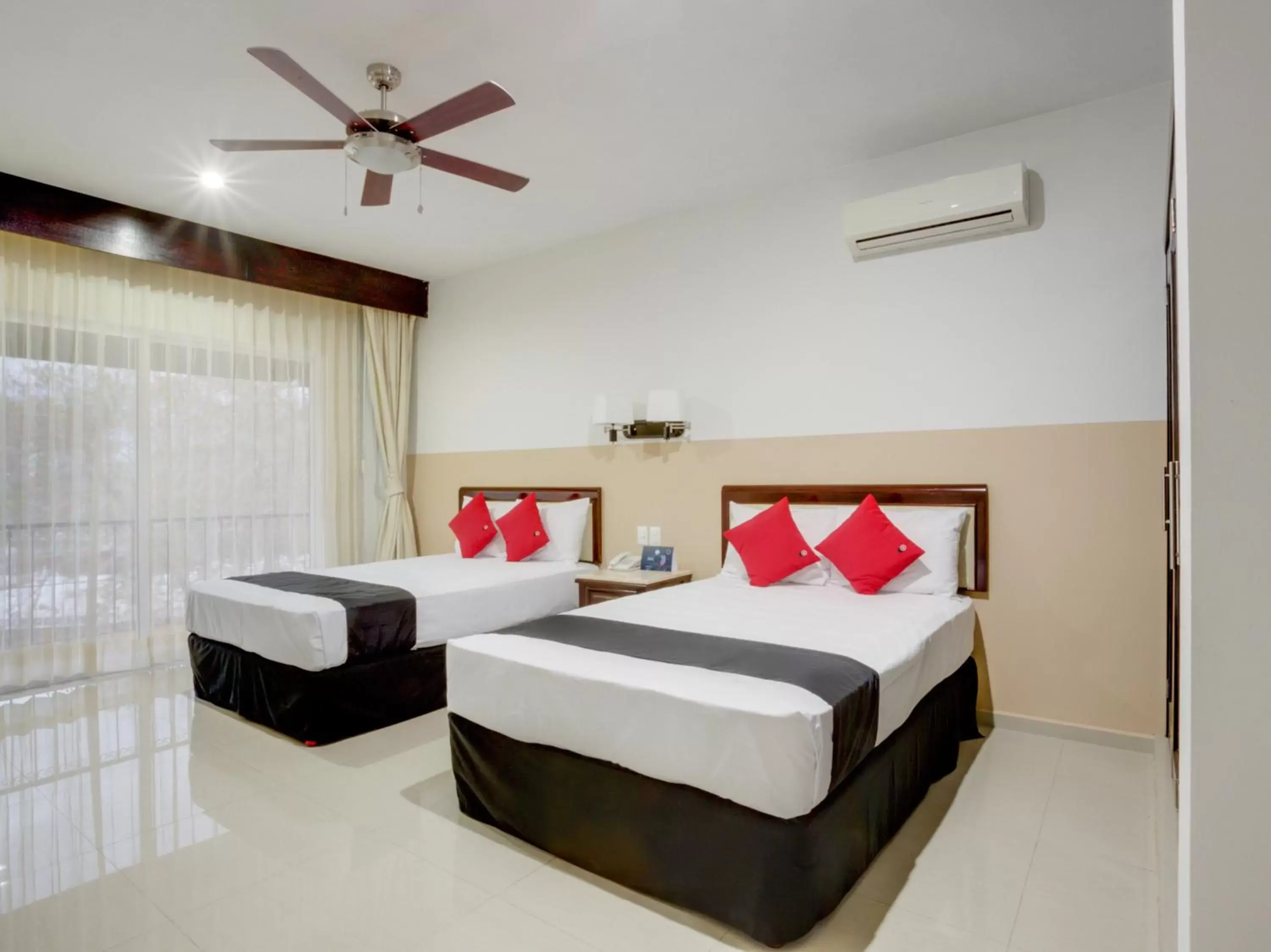 Standard Double Room in Hotel Siglo 21 Merida Standard Double Room in Hotel Siglo 21 Merida