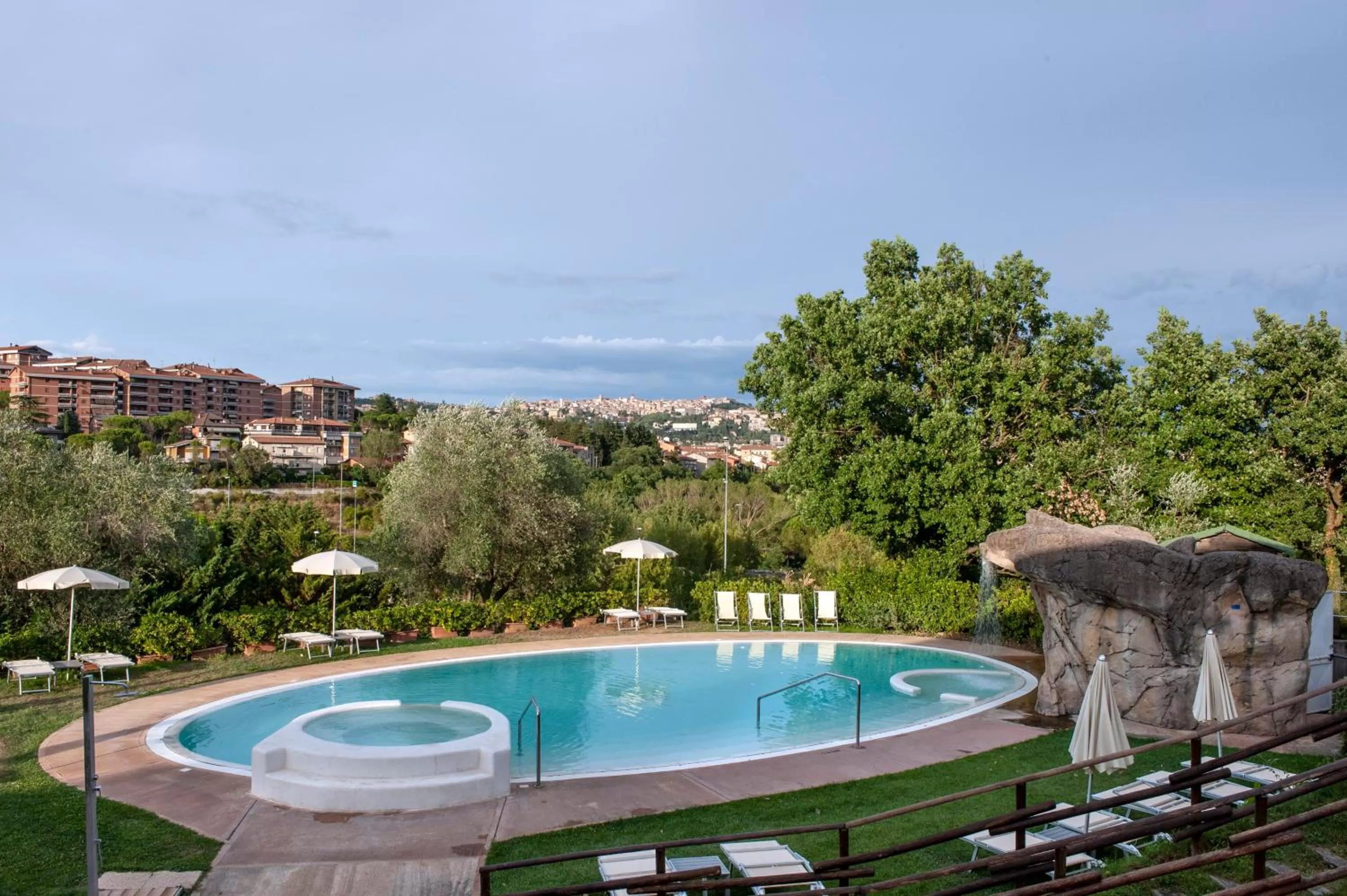Swimming pool in La Meridiana Bleisure Hotel