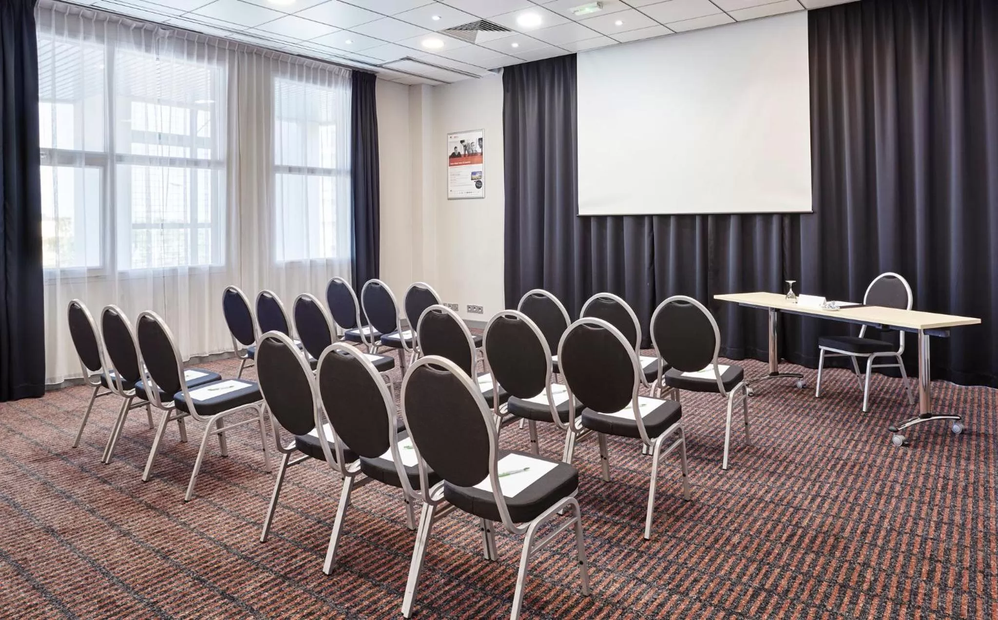 Meeting/conference room in Holiday Inn Toulon City Centre by IHG