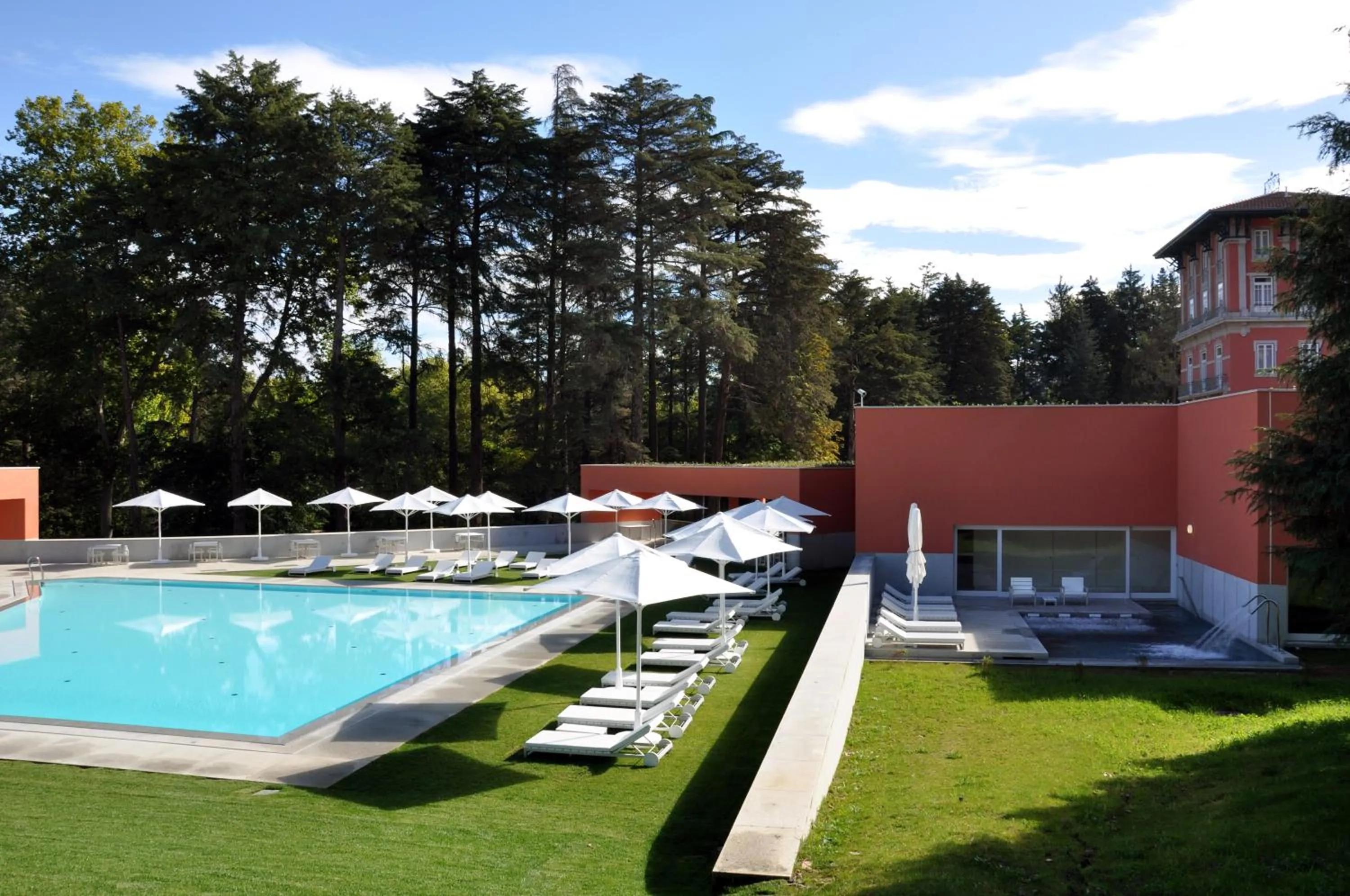 Swimming pool in Vidago Palace