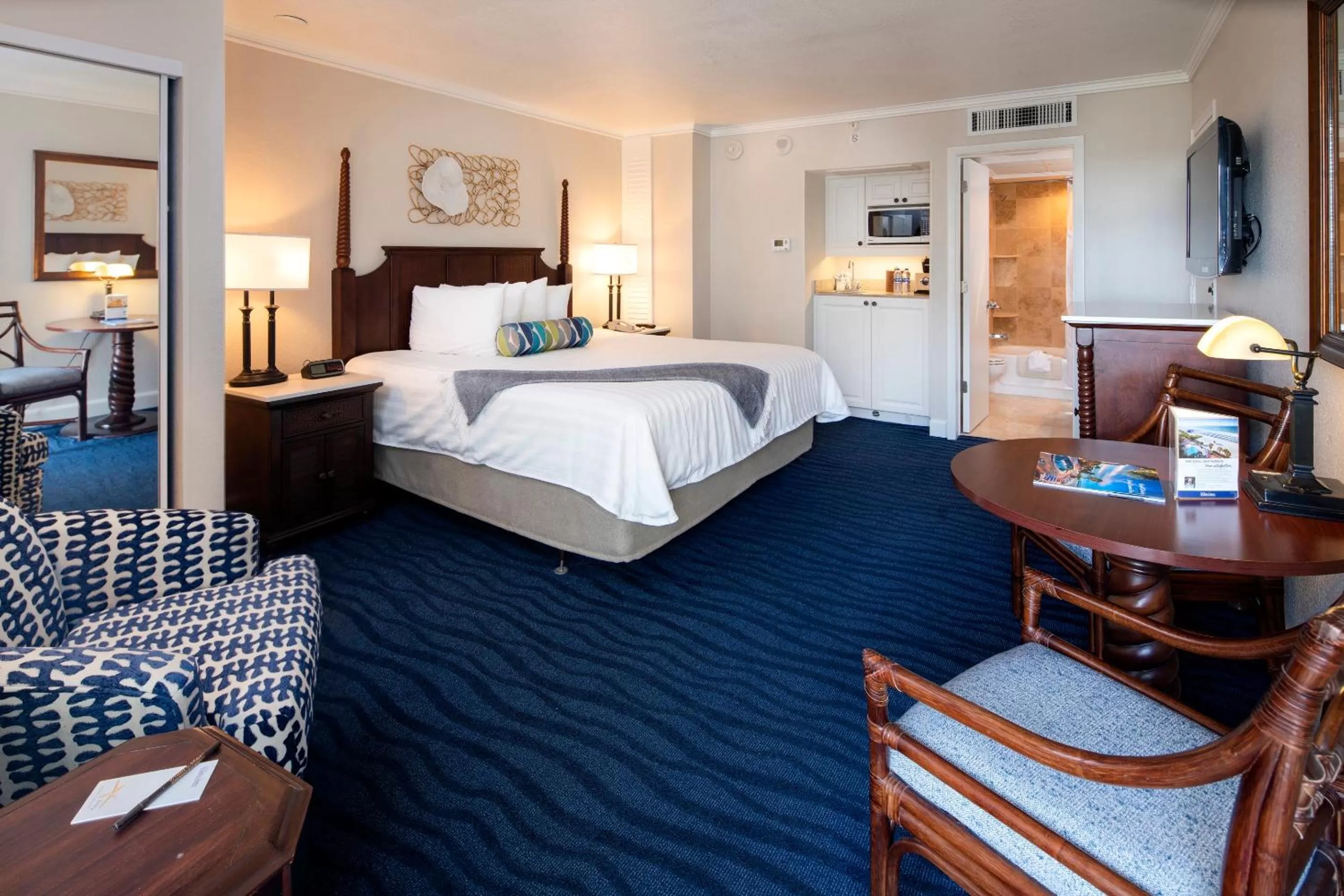 Deluxe King Room in Island Grand at TradeWinds