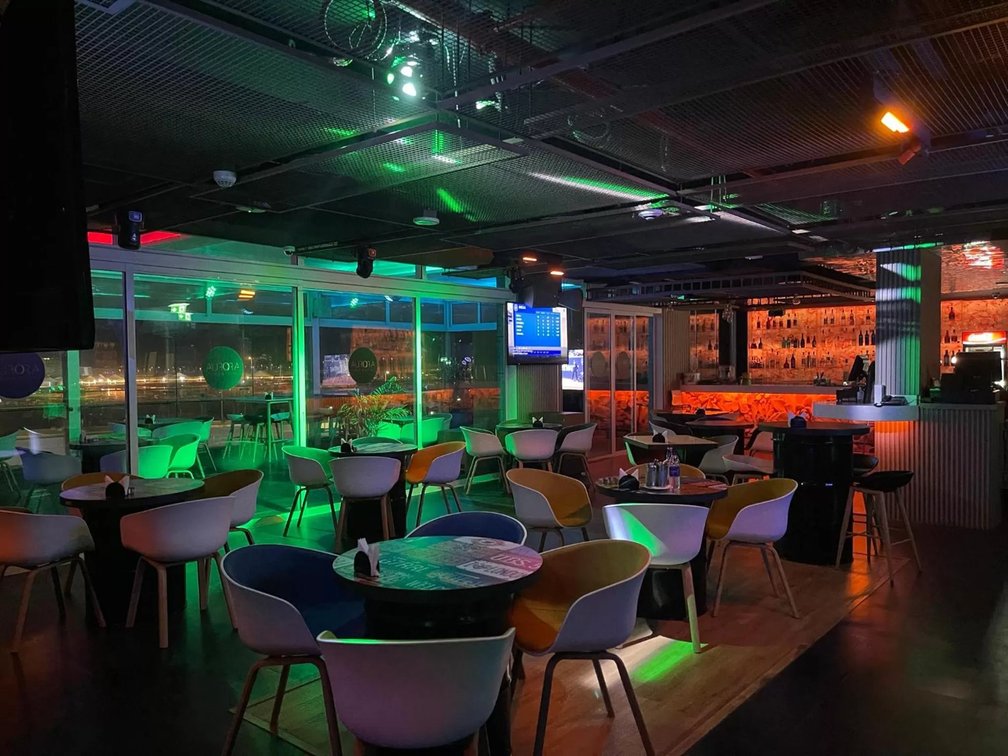 Restaurant/places to eat in Hues Boutique Hotel