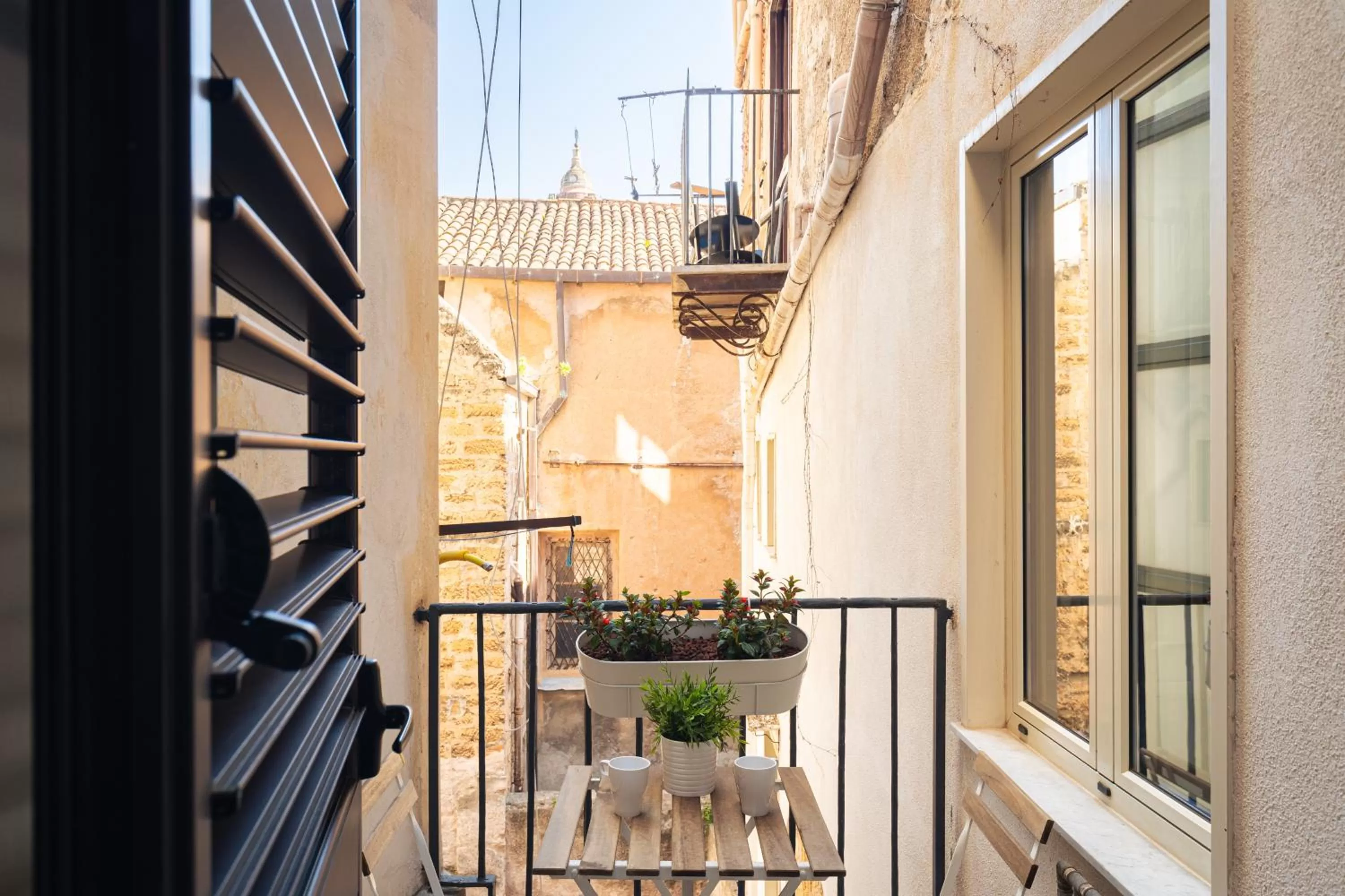 Balcony/Terrace in Open Sicily Residence - Central Apartments Near Quattro Canti