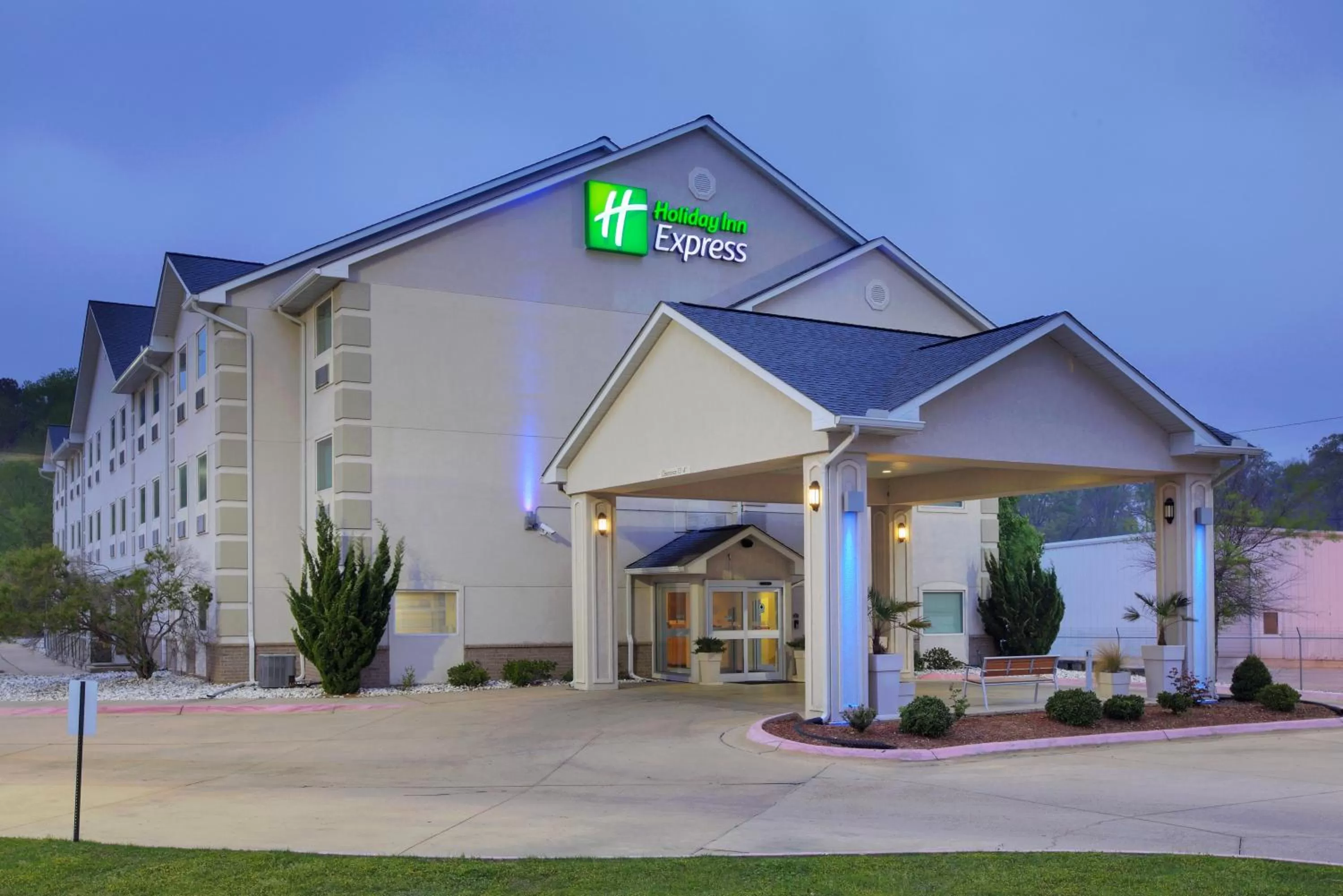 Property building in Holiday Inn Express & Suites - El Dorado by IHG