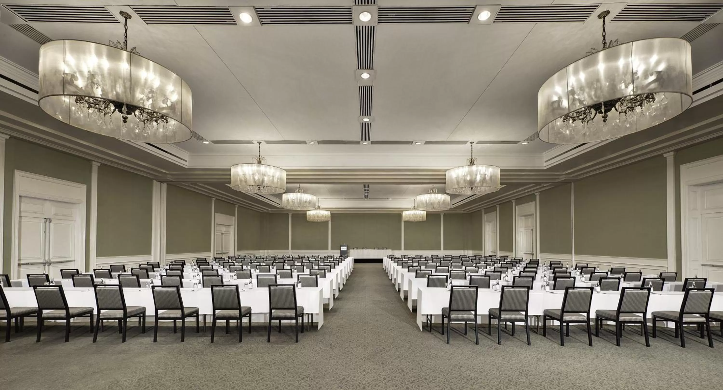 Banquet/Function facilities in Pan Pacific Toronto