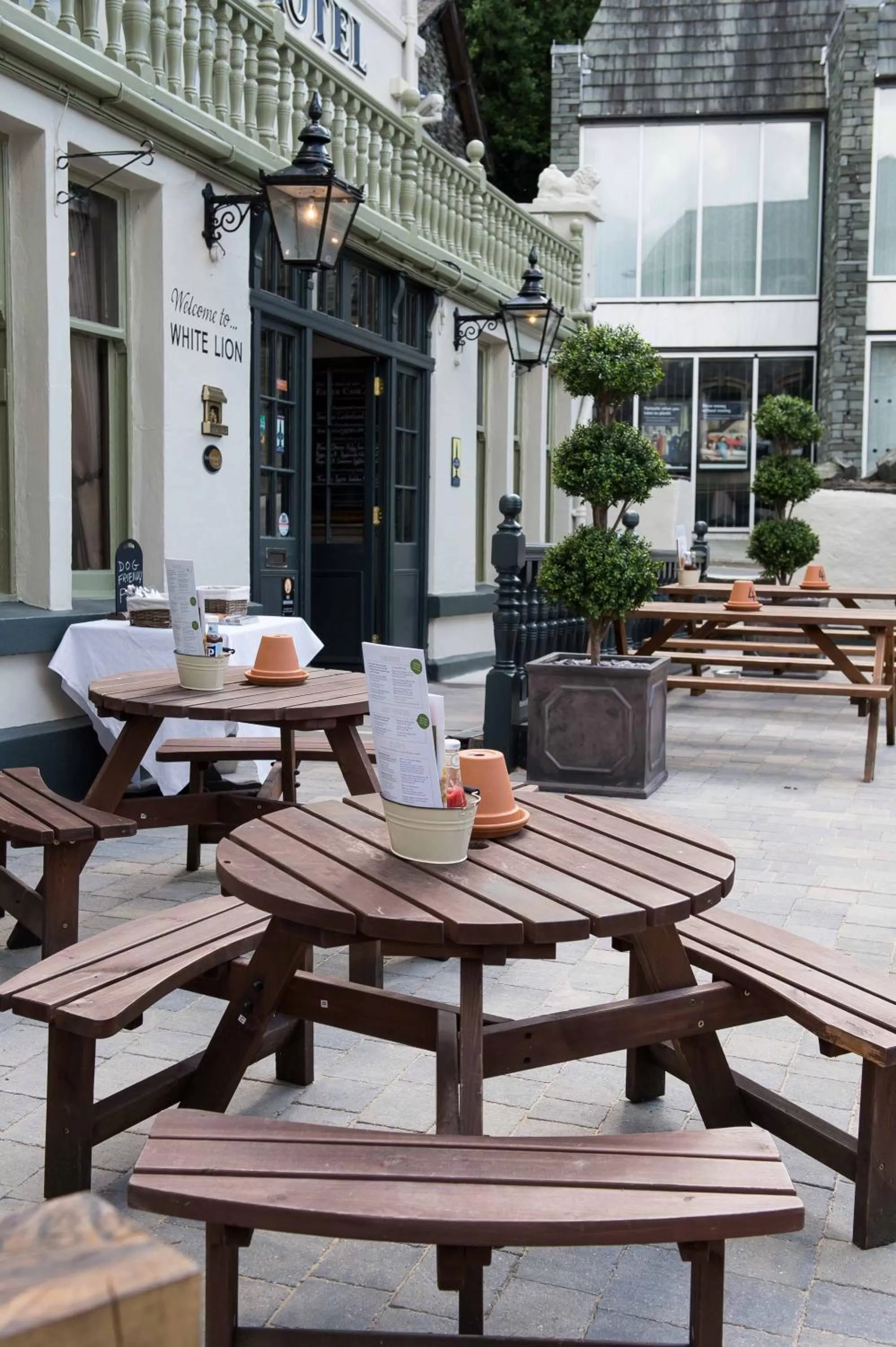 Facade/entrance in The White Lion by Innkeeper's Collection