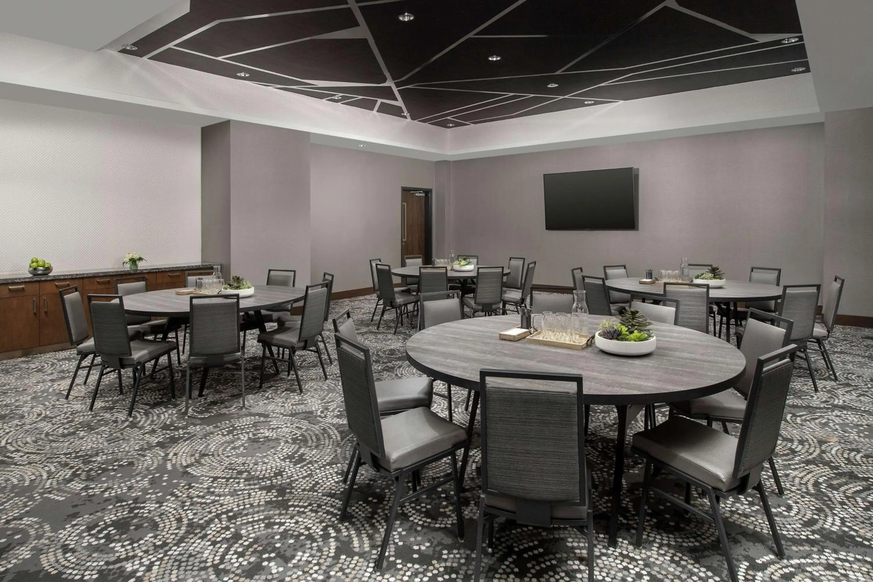 Meeting/conference room in Embassy Suites By Hilton Knoxville Downtown