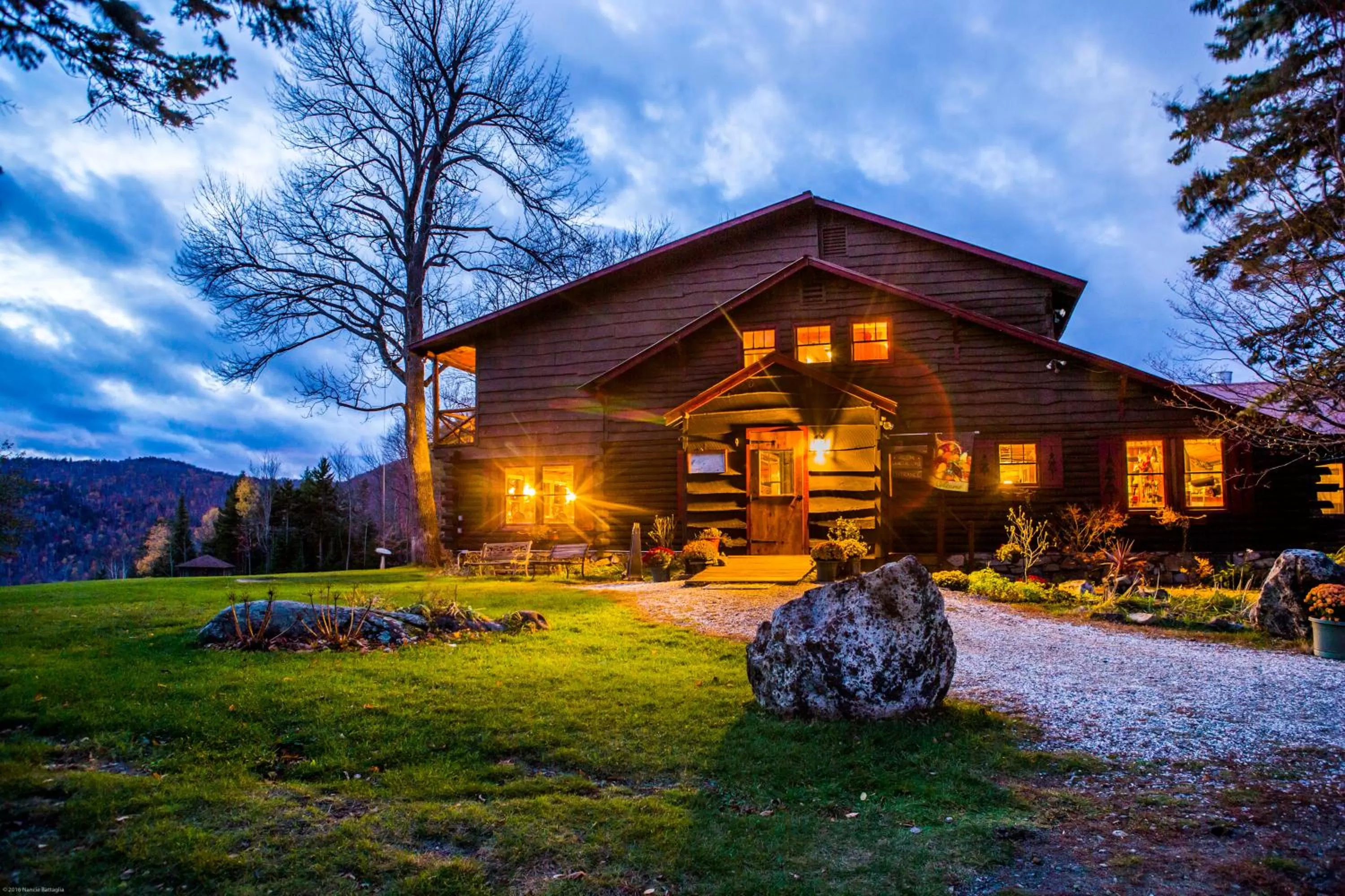 Facade/entrance in Garnet Hill Lodge