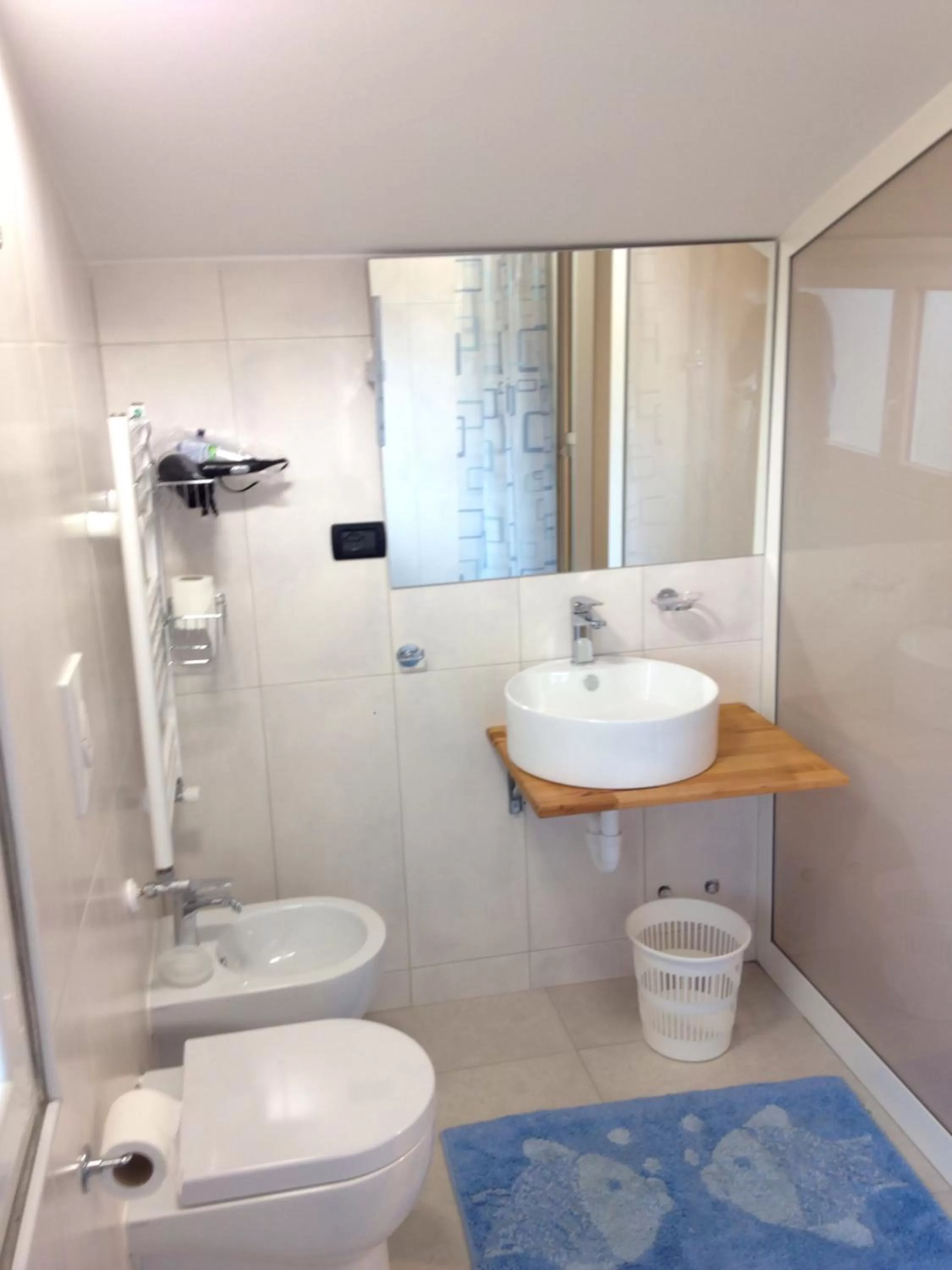 Shower, Bathroom in Marameo B&B