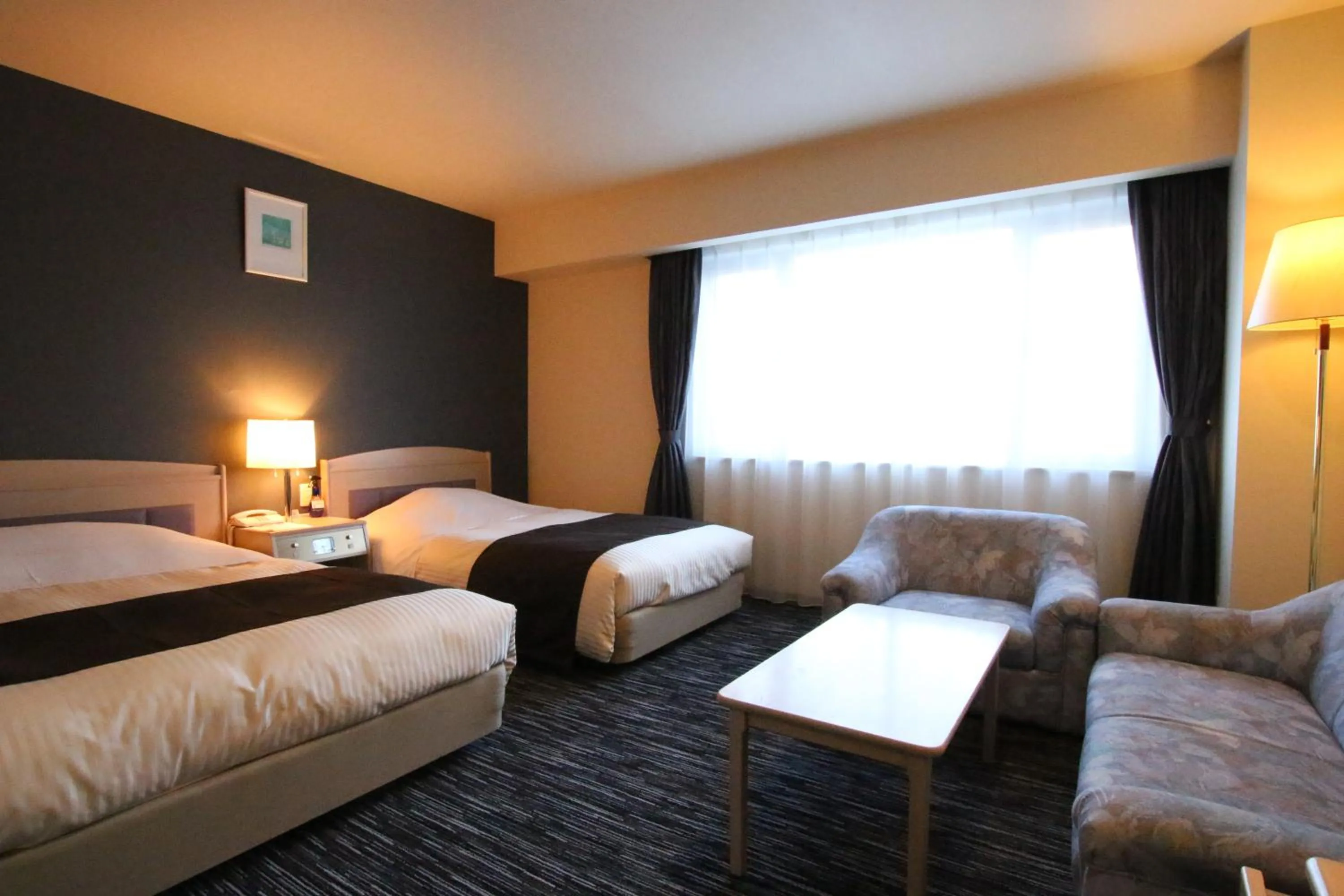 Bathroom, Bed in Kotoni Green Hotel