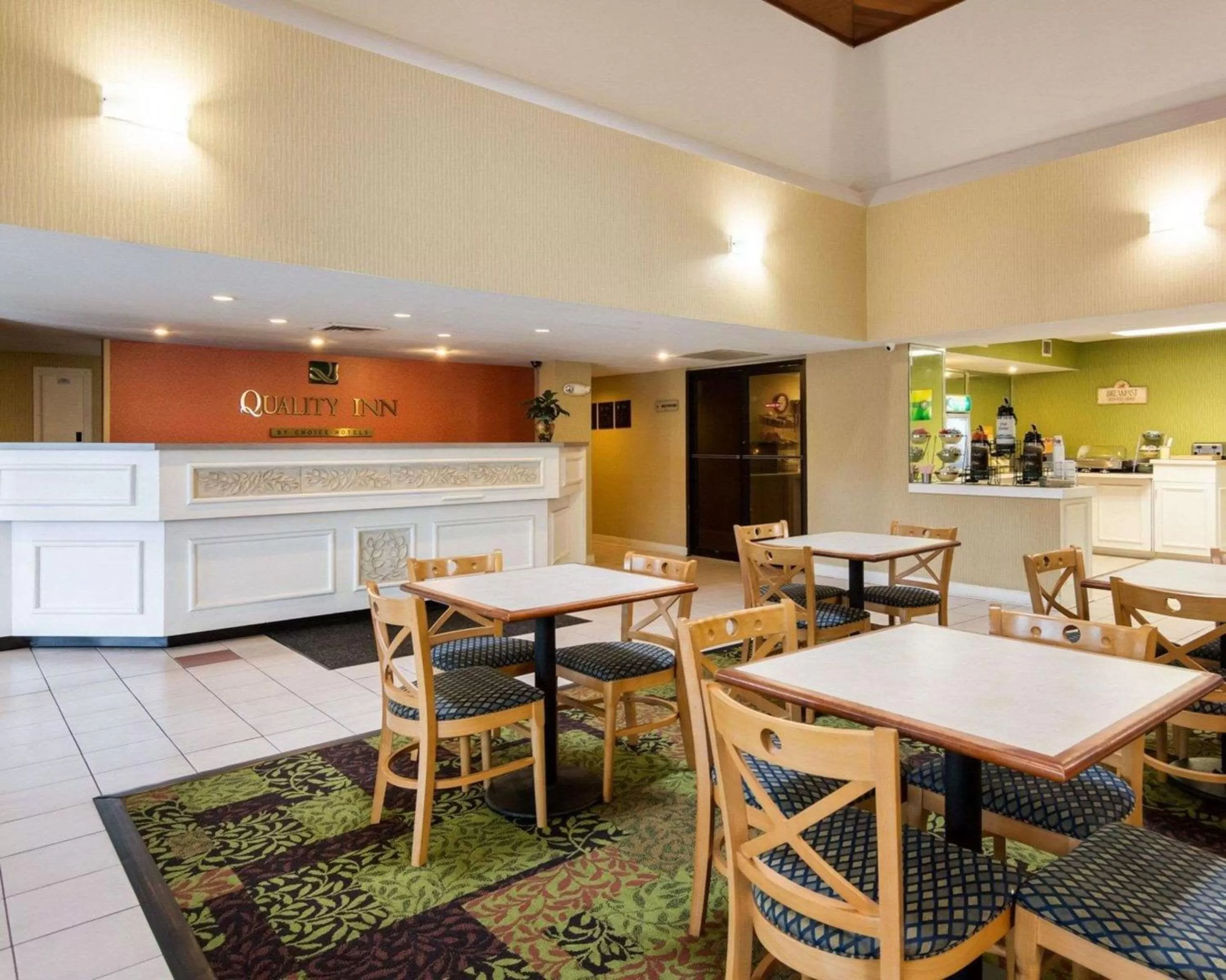 Lobby or reception in Rodeway Inn At Fort Lee