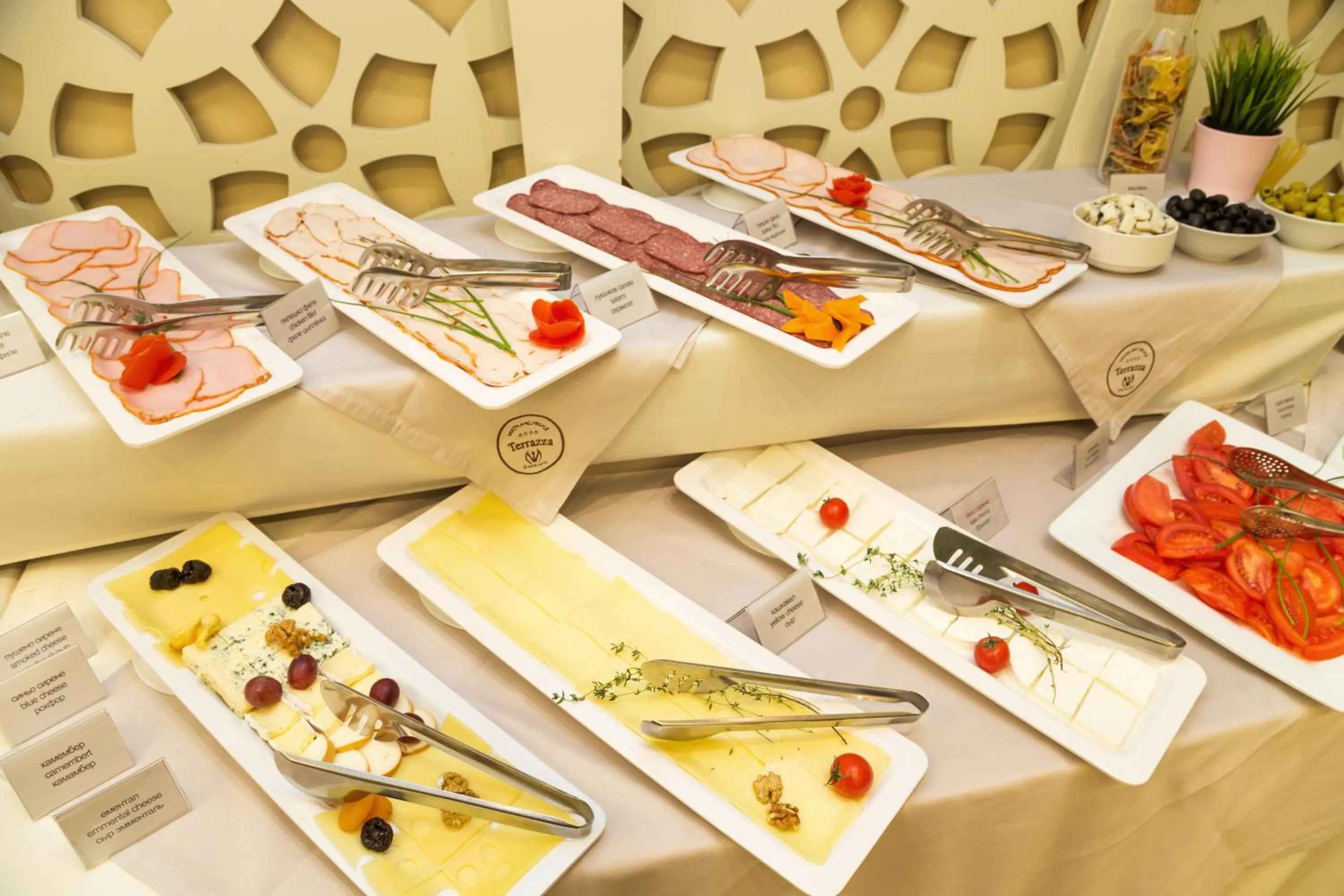 Restaurant/places to eat in Earth & People Hotel & SPA - Free Parking & Swimming Pool