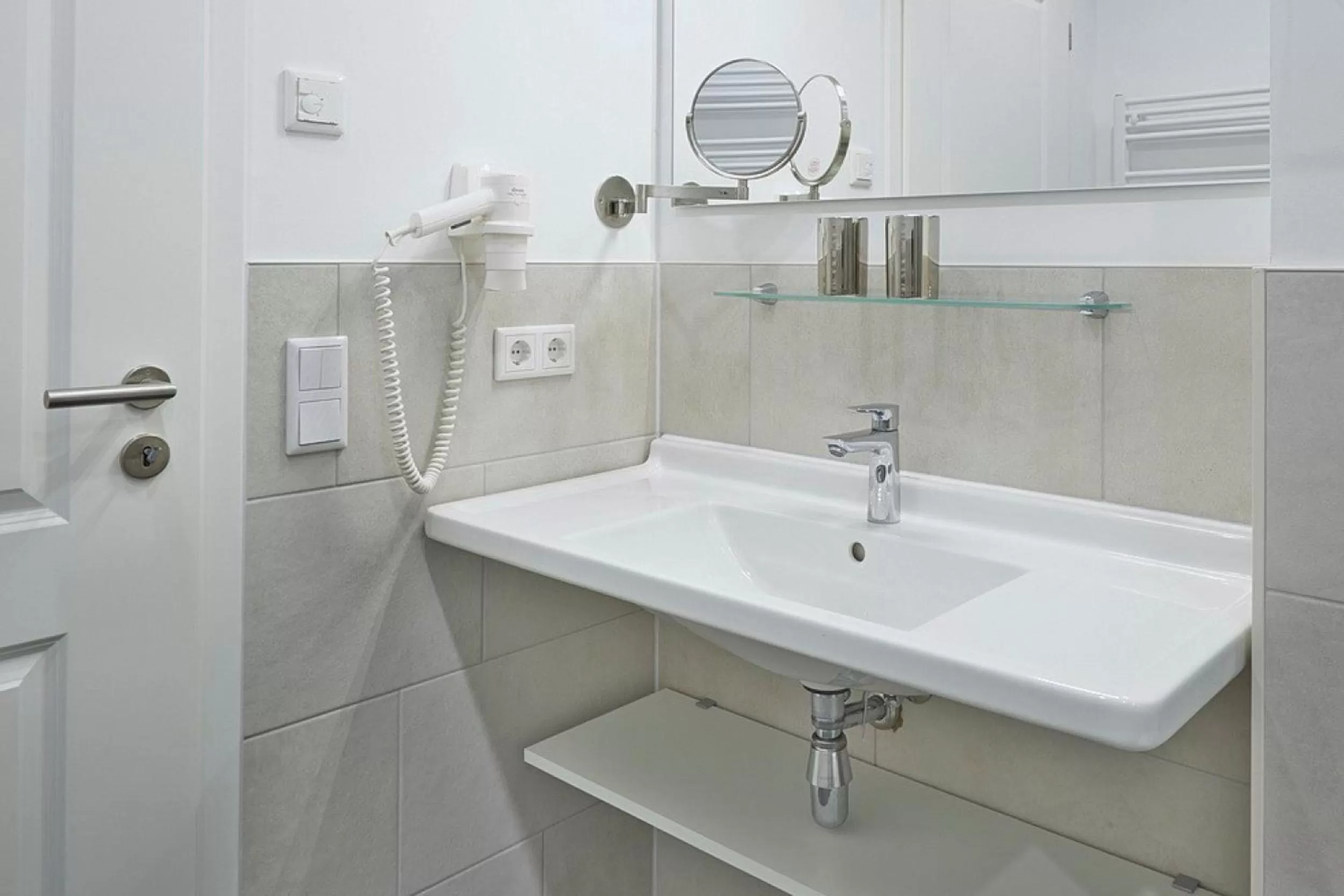 Bathroom in Aparthotel Waterkant Suites - Fewos am Meer mit SPA