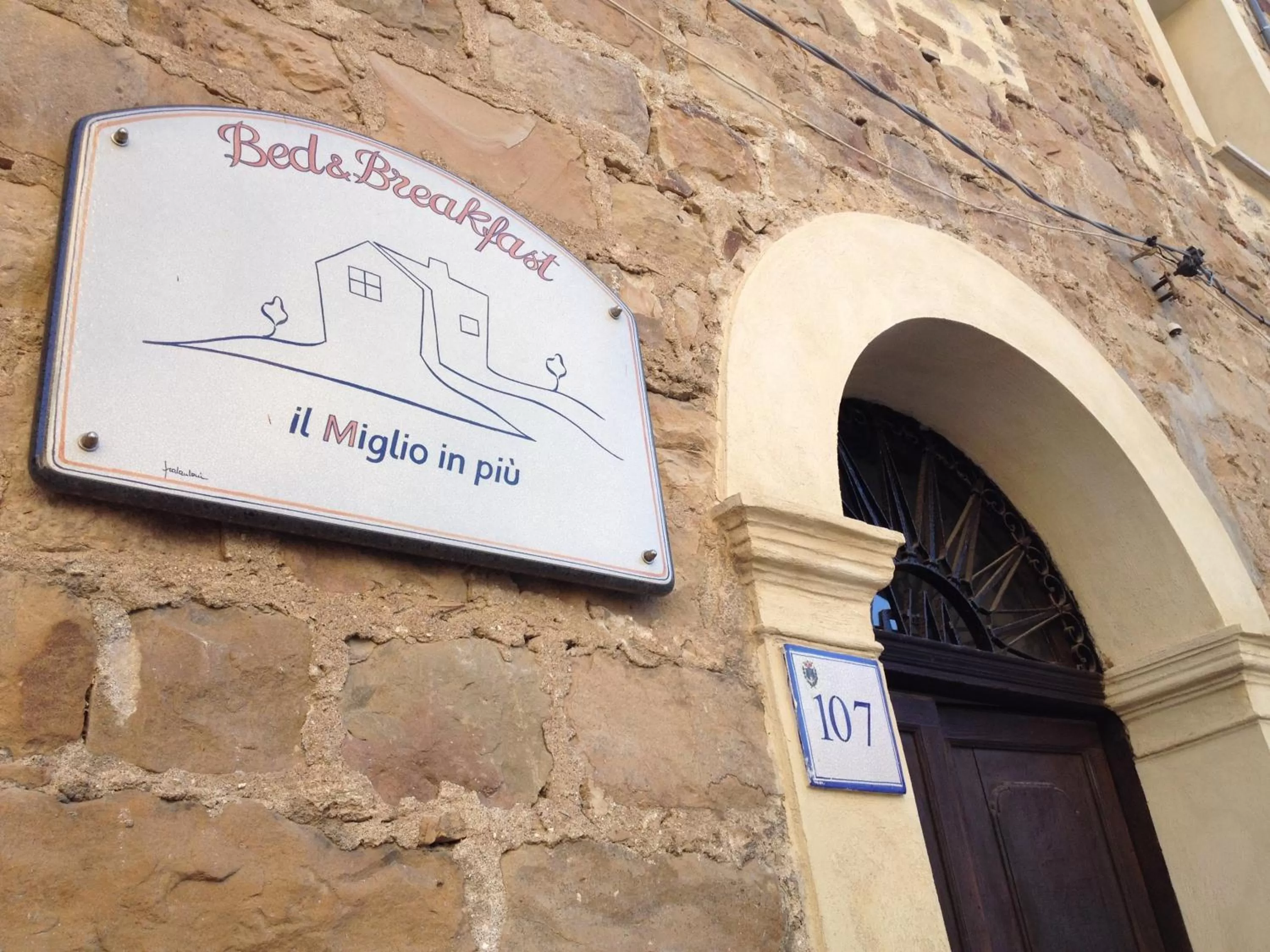 Facade/entrance in Il Miglio in Più