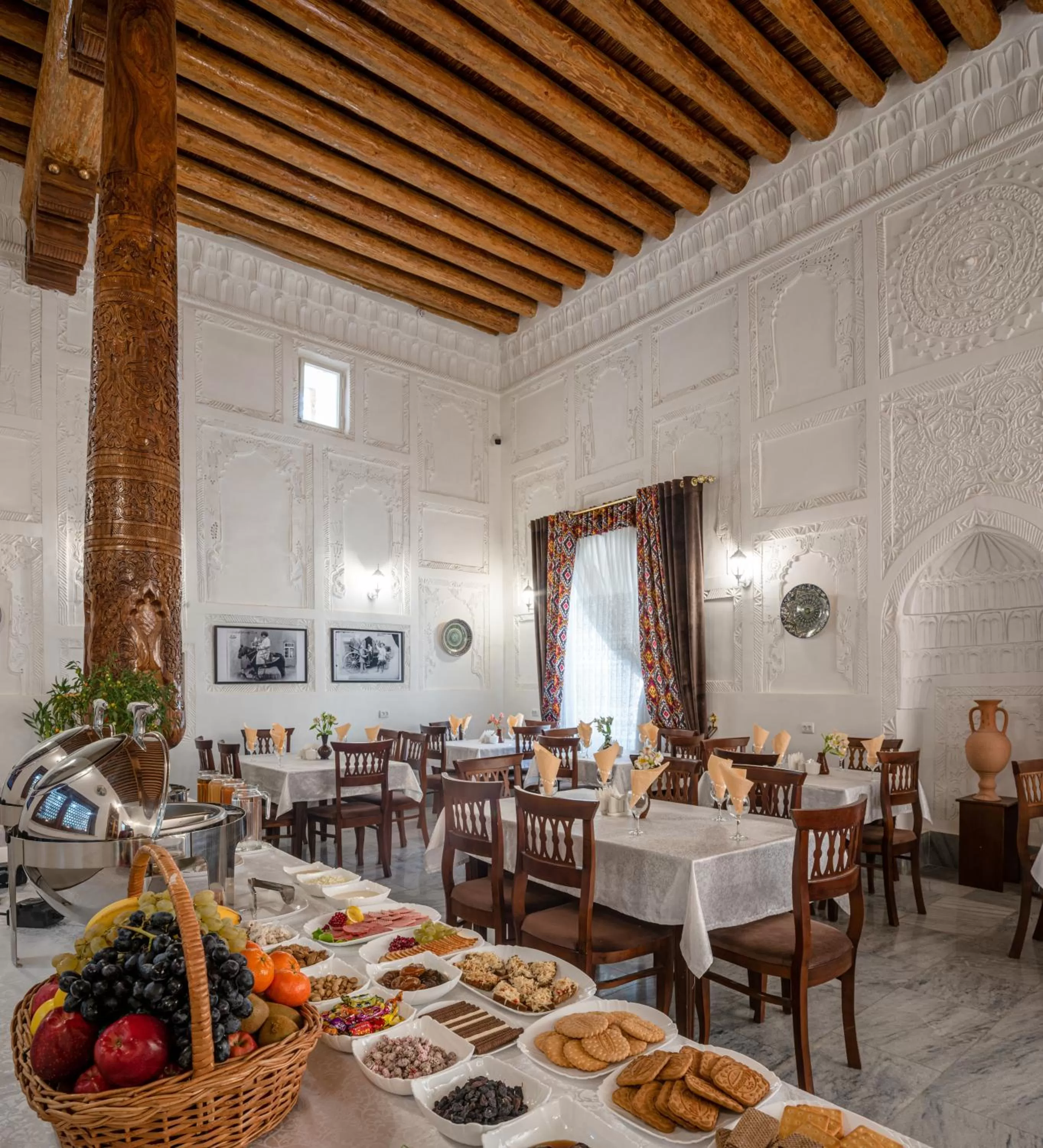 Restaurant/places to eat in New Star Boutique hotel - madrasah Muhammad Mahram 1903