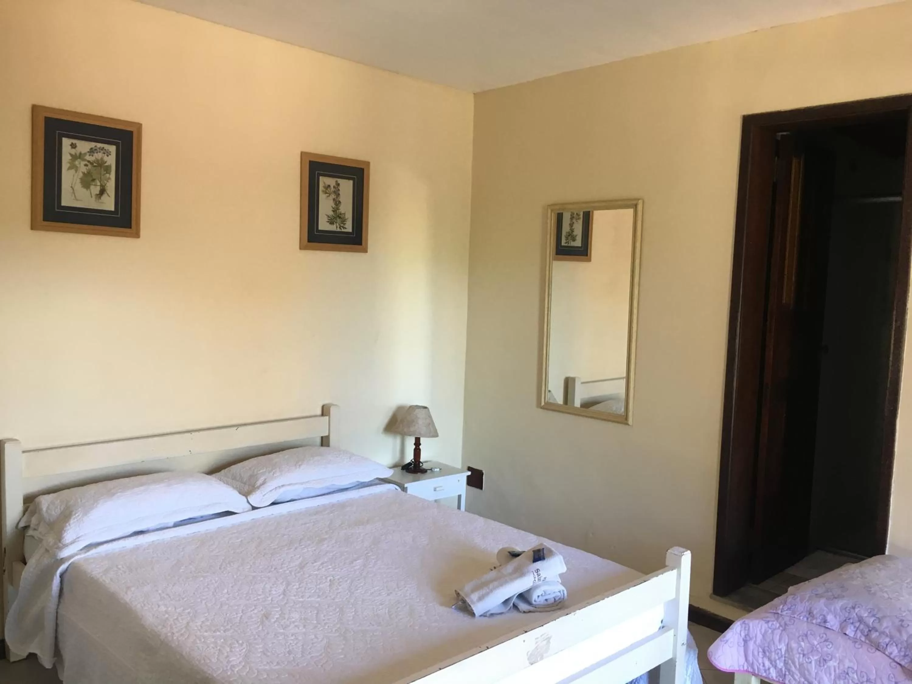 Bedroom, Bed in Pousada Saint Germain