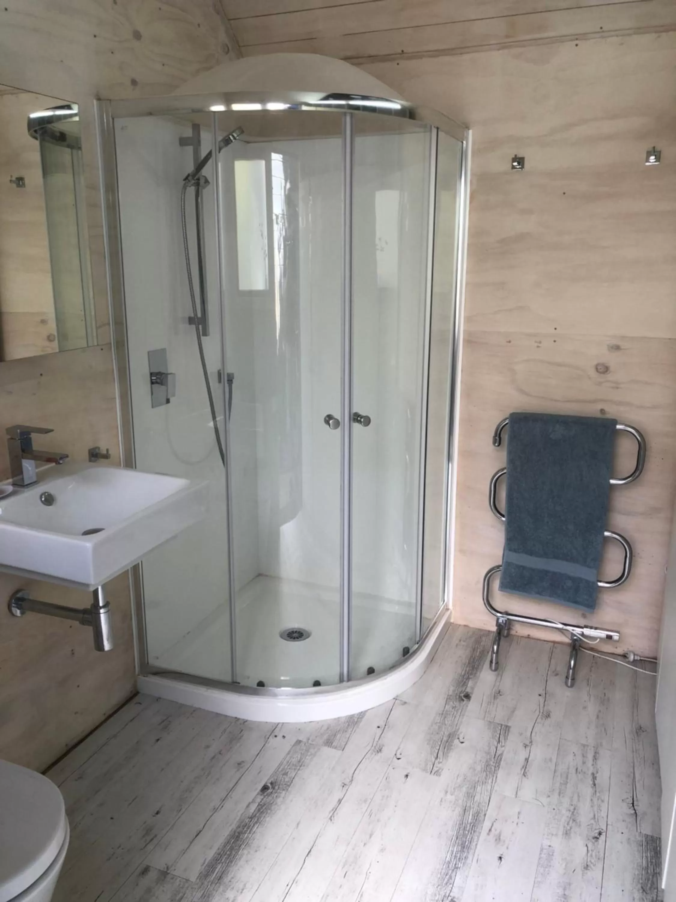 Bathroom in Studio & Cabin on Whitby