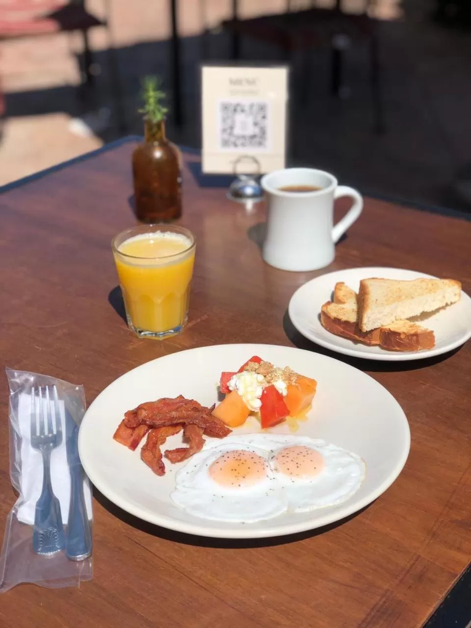 American breakfast in La Villa de Adelina