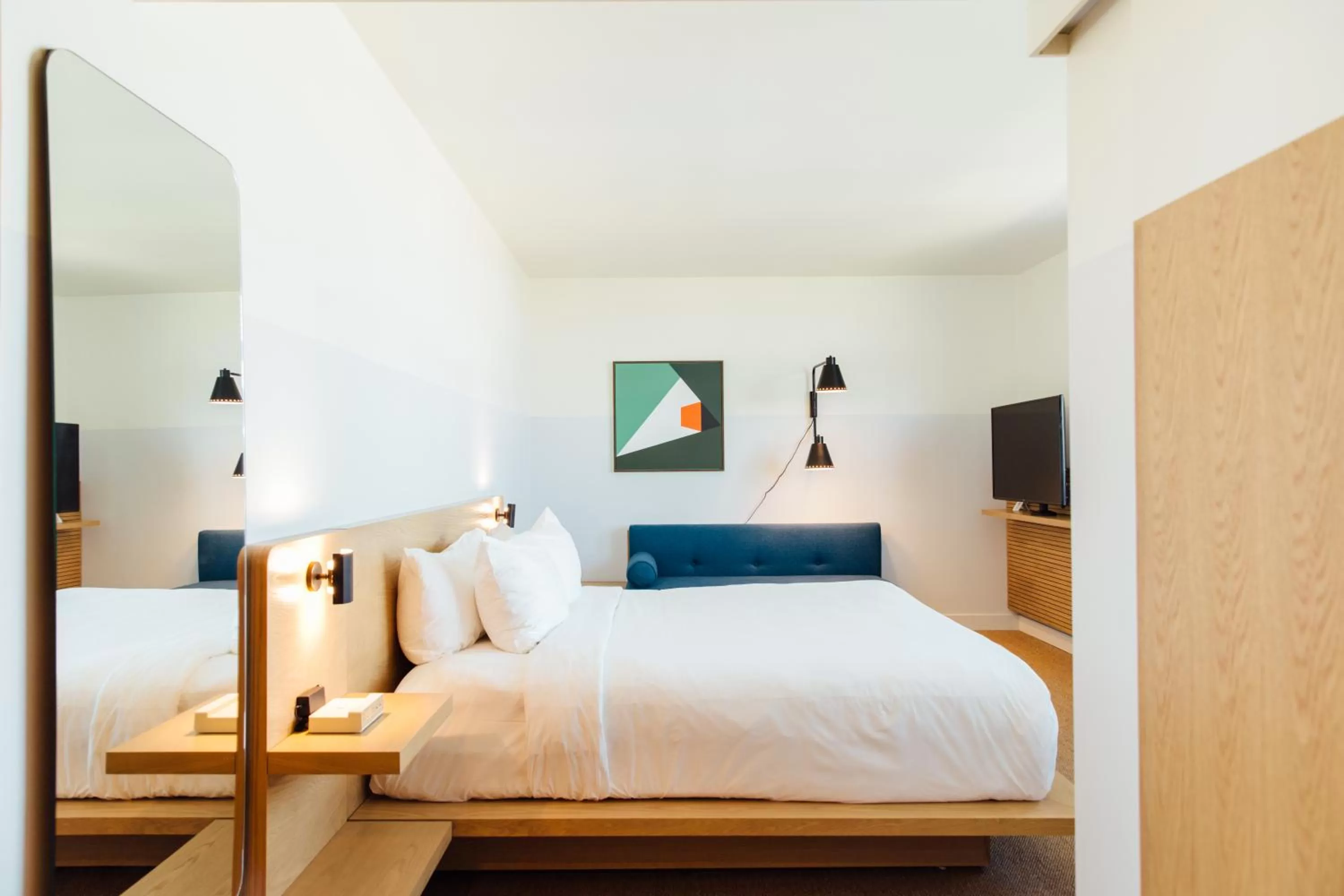 Bedroom, Bed in Hotel June West LA, a Member of Design Hotels