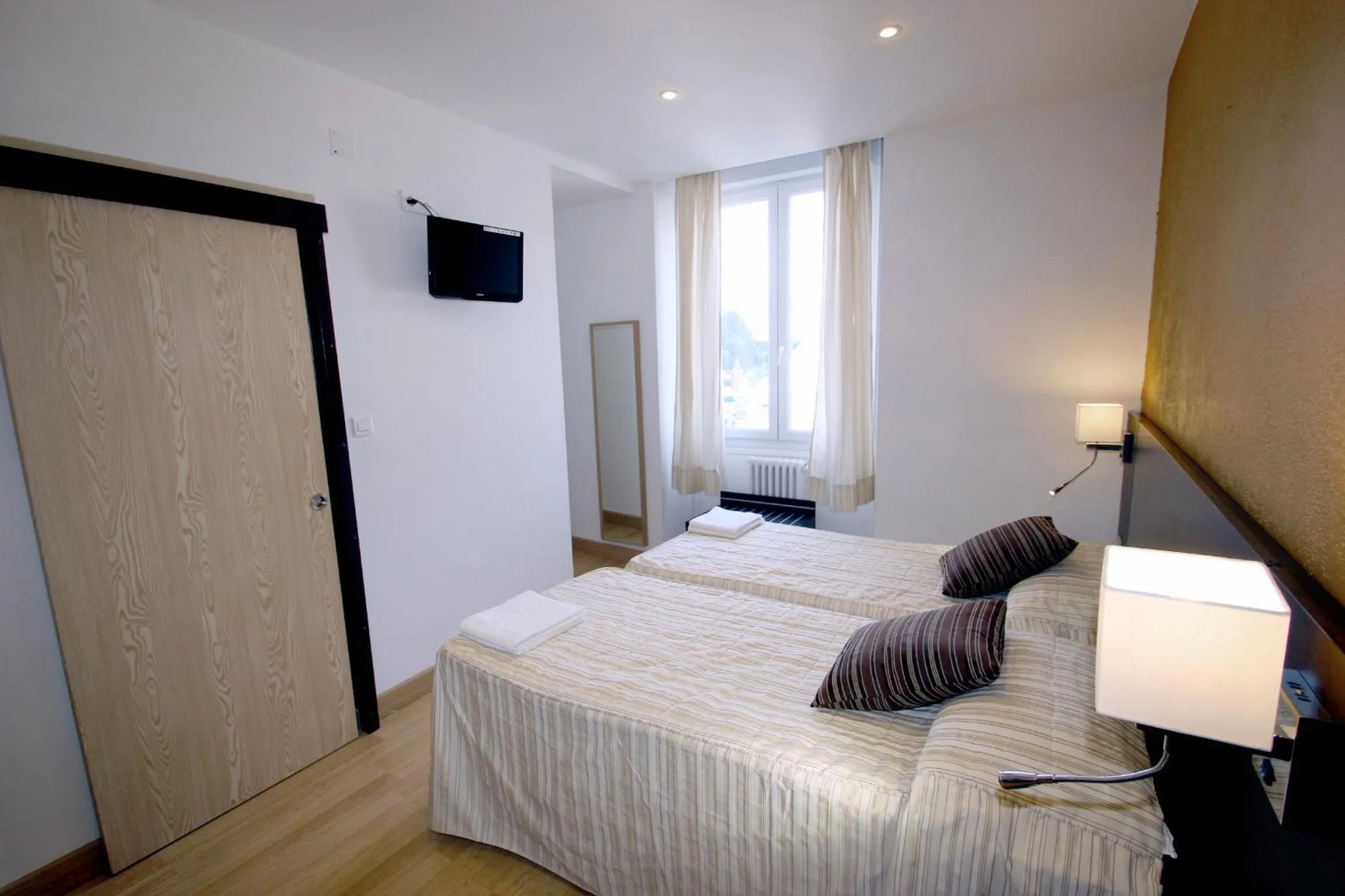 Quadruple Room in Hôtel La Source