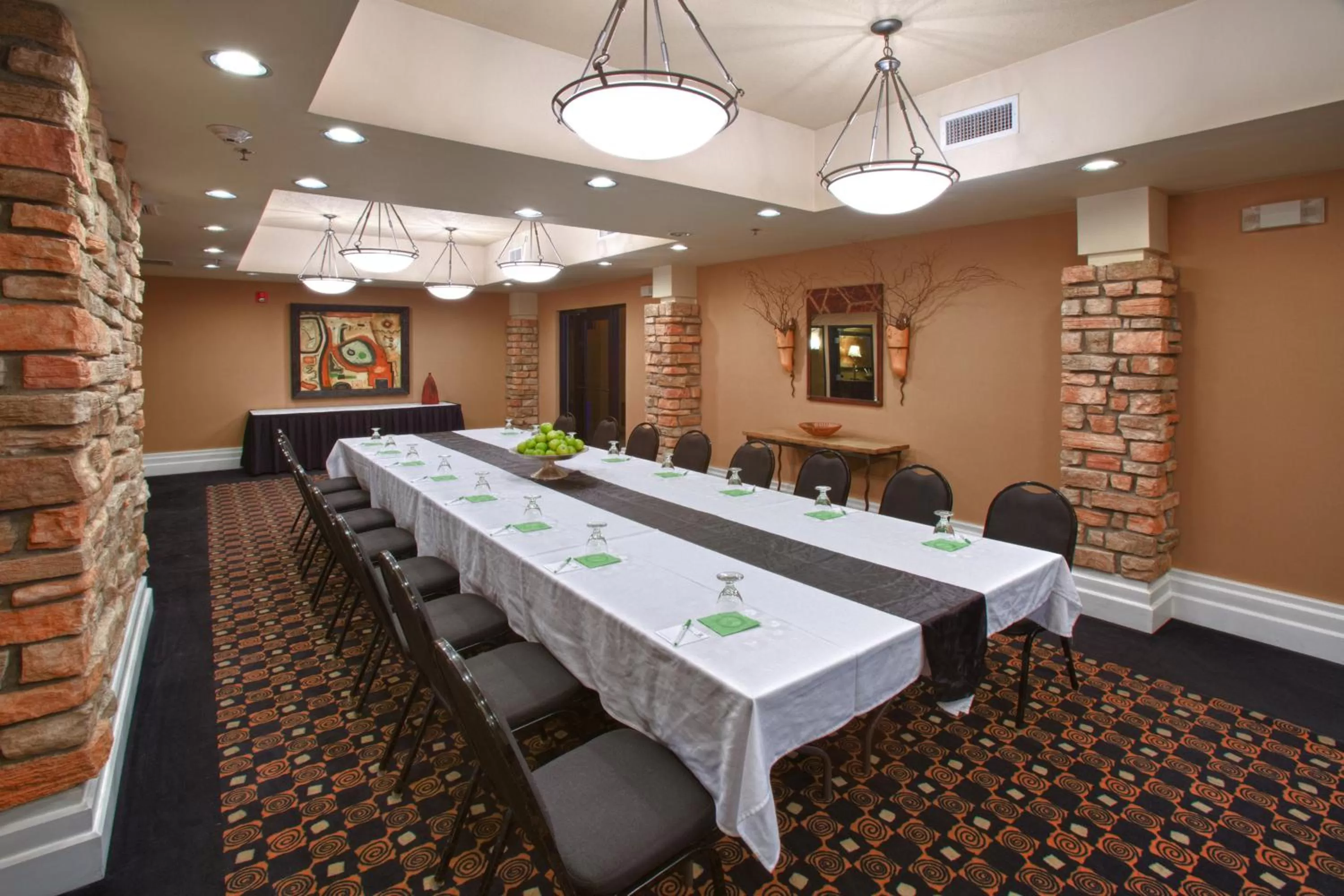 Meeting/conference room in Holiday Inn St. Paul Northeast - Lake Elmo by IHG