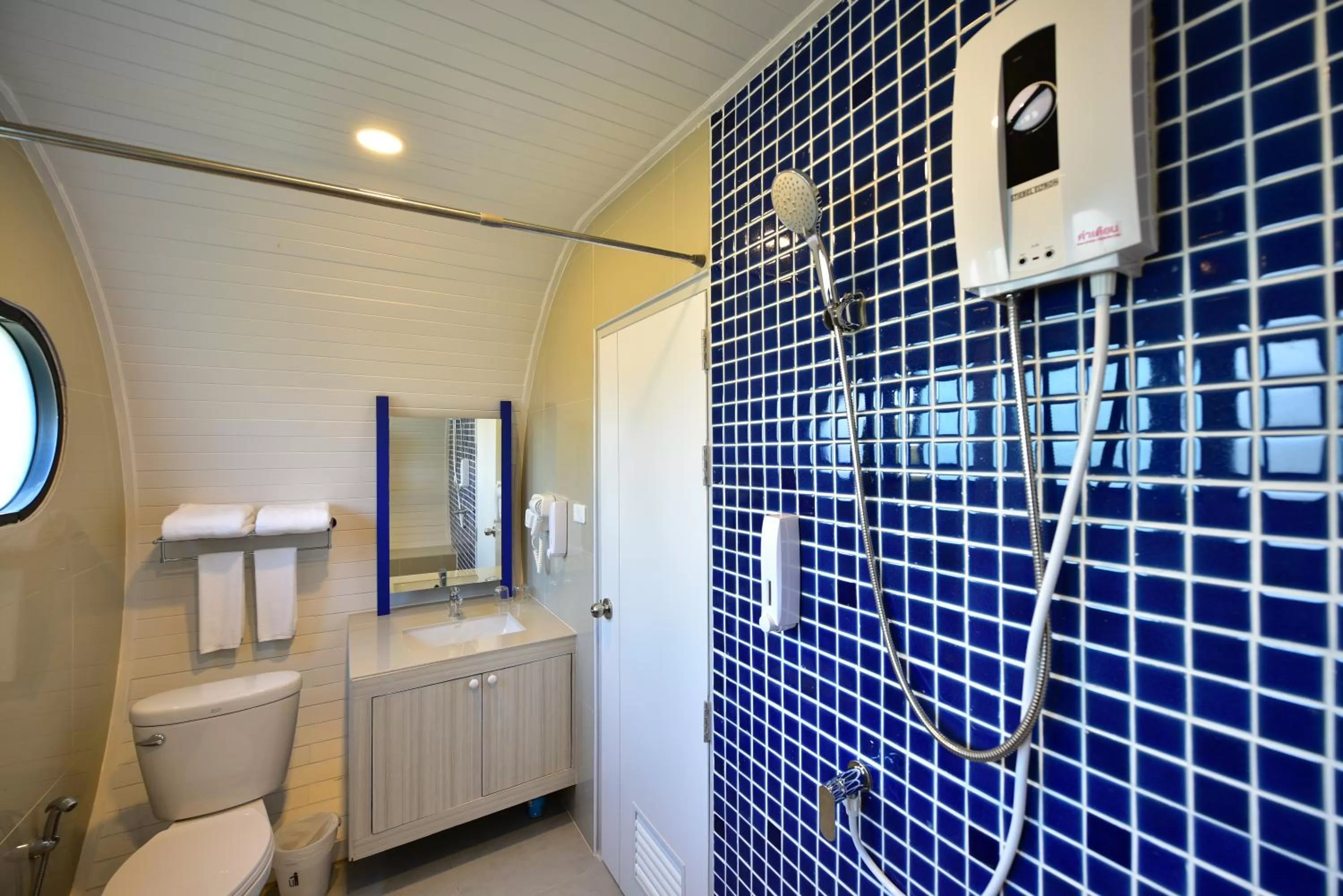 Shower in Krabi Boat Lagoon Resort