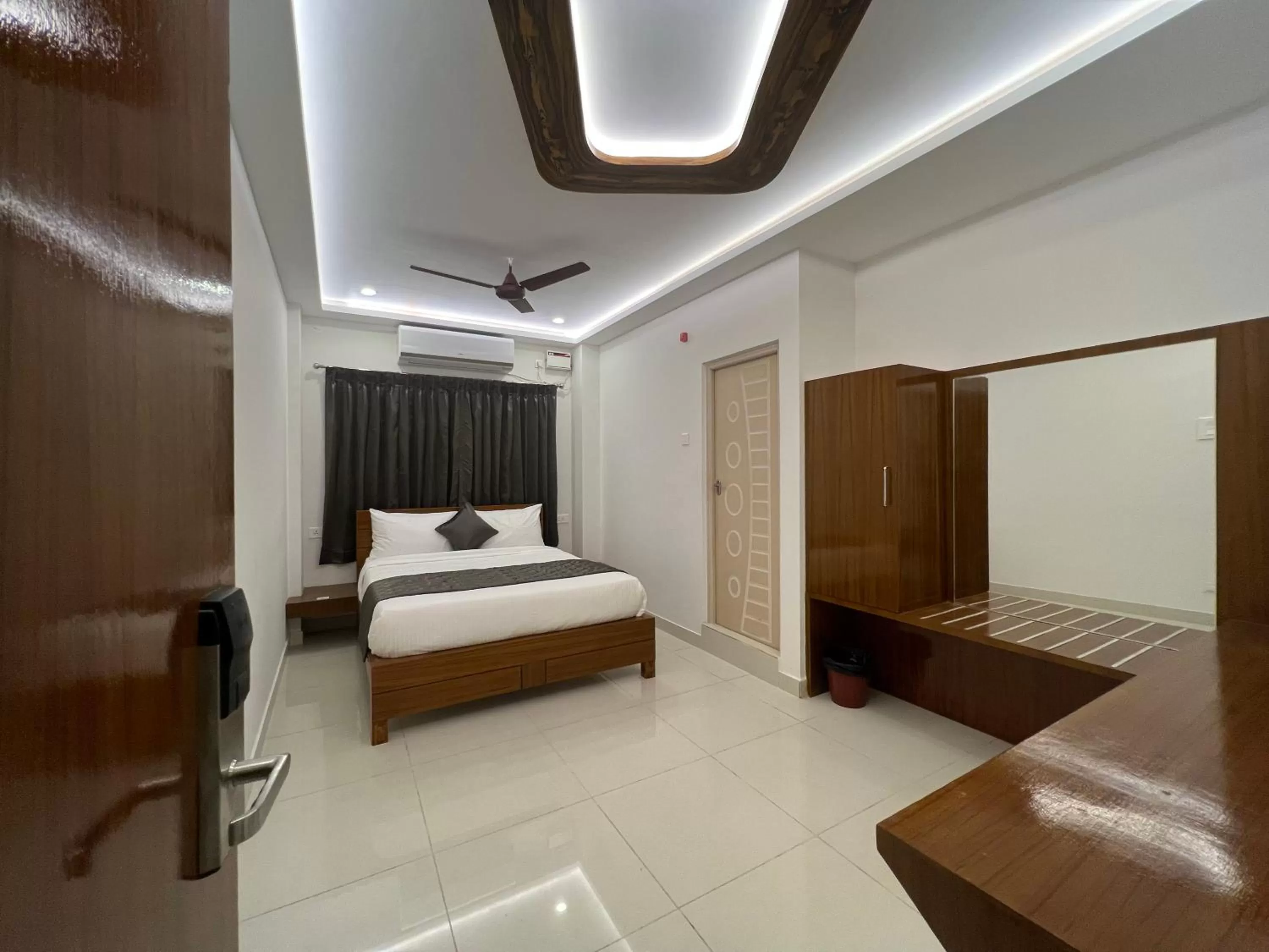 Photo of the whole room, Bed in Le Hotel Host