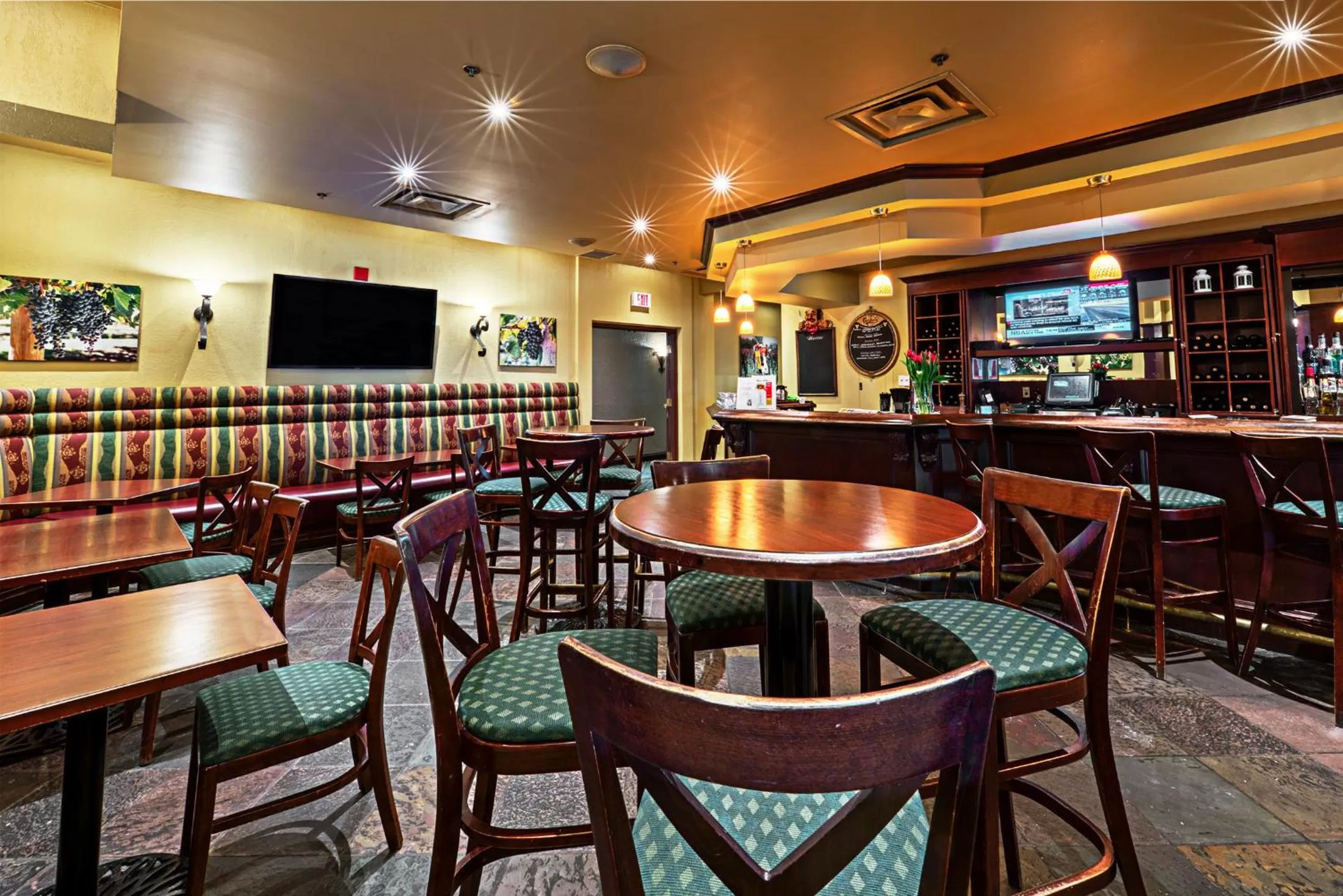 Restaurant/places to eat in The Casablanca Hotel