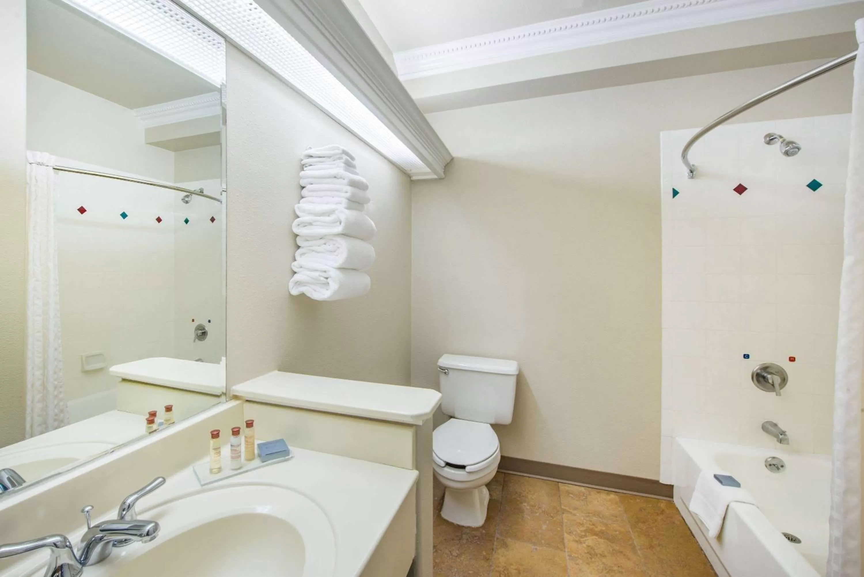 Bathroom in Hawthorn Extended Stay by Wyndham El Paso