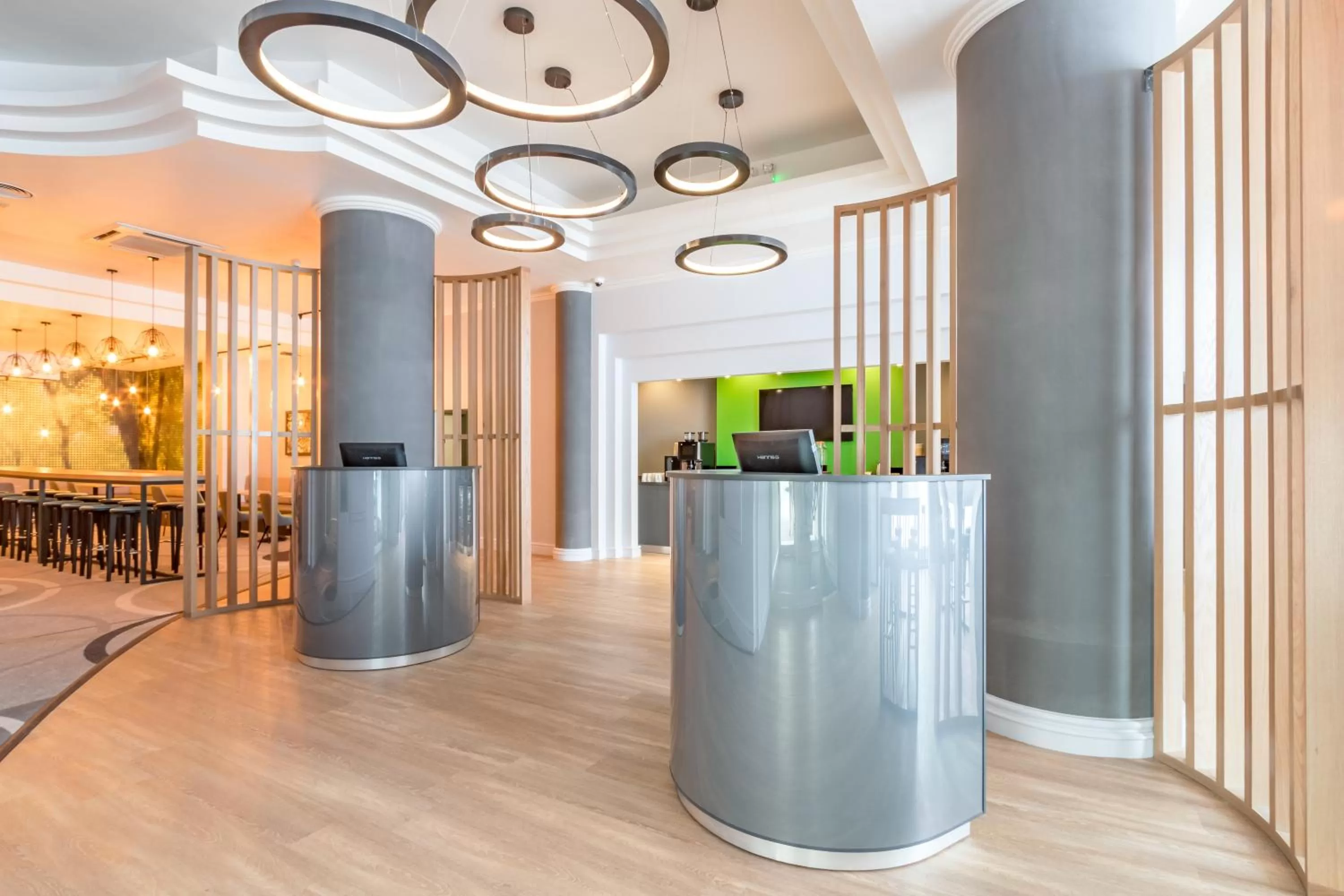 Lobby or reception in Thistle Express London Luton