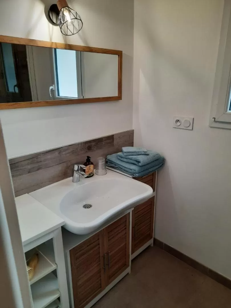 Bathroom in AGATHE chambres d'hôtes