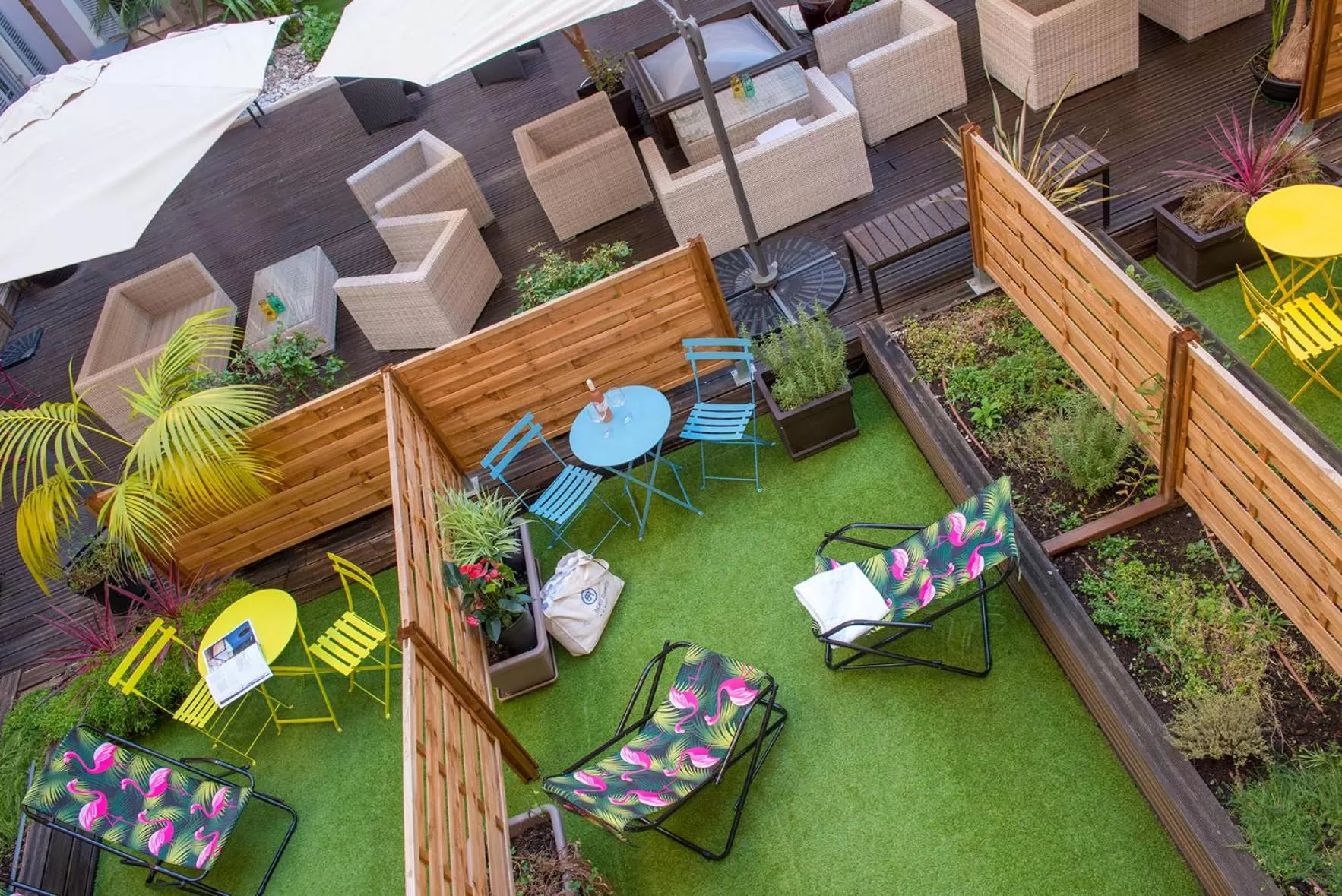 Patio in Hotel Beau Rivage