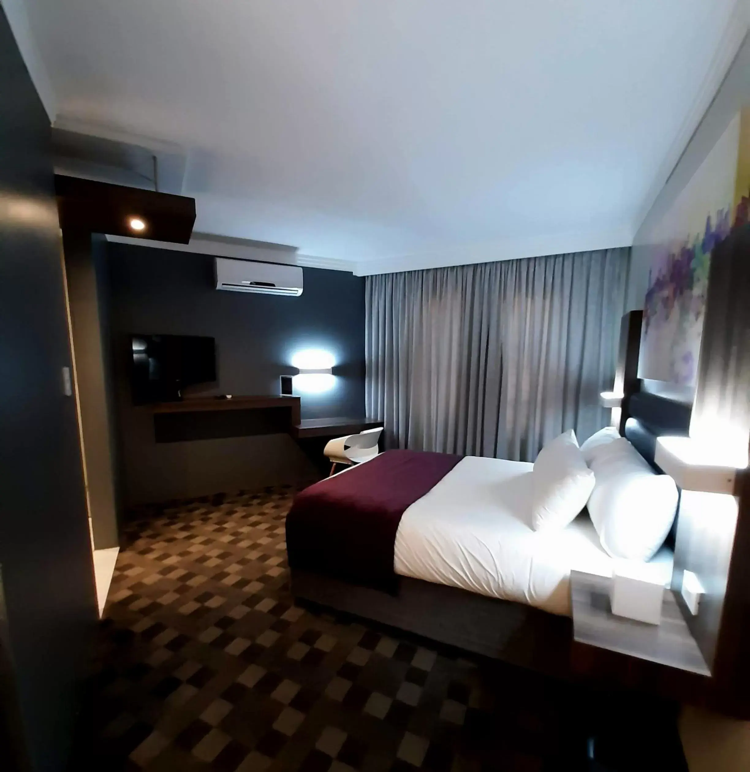 Deluxe Queen Room - single occupancy in Palm Swift Luxury Accommodation Deluxe Queen Room - single occupancy in Palm Swift Luxury Accommodation