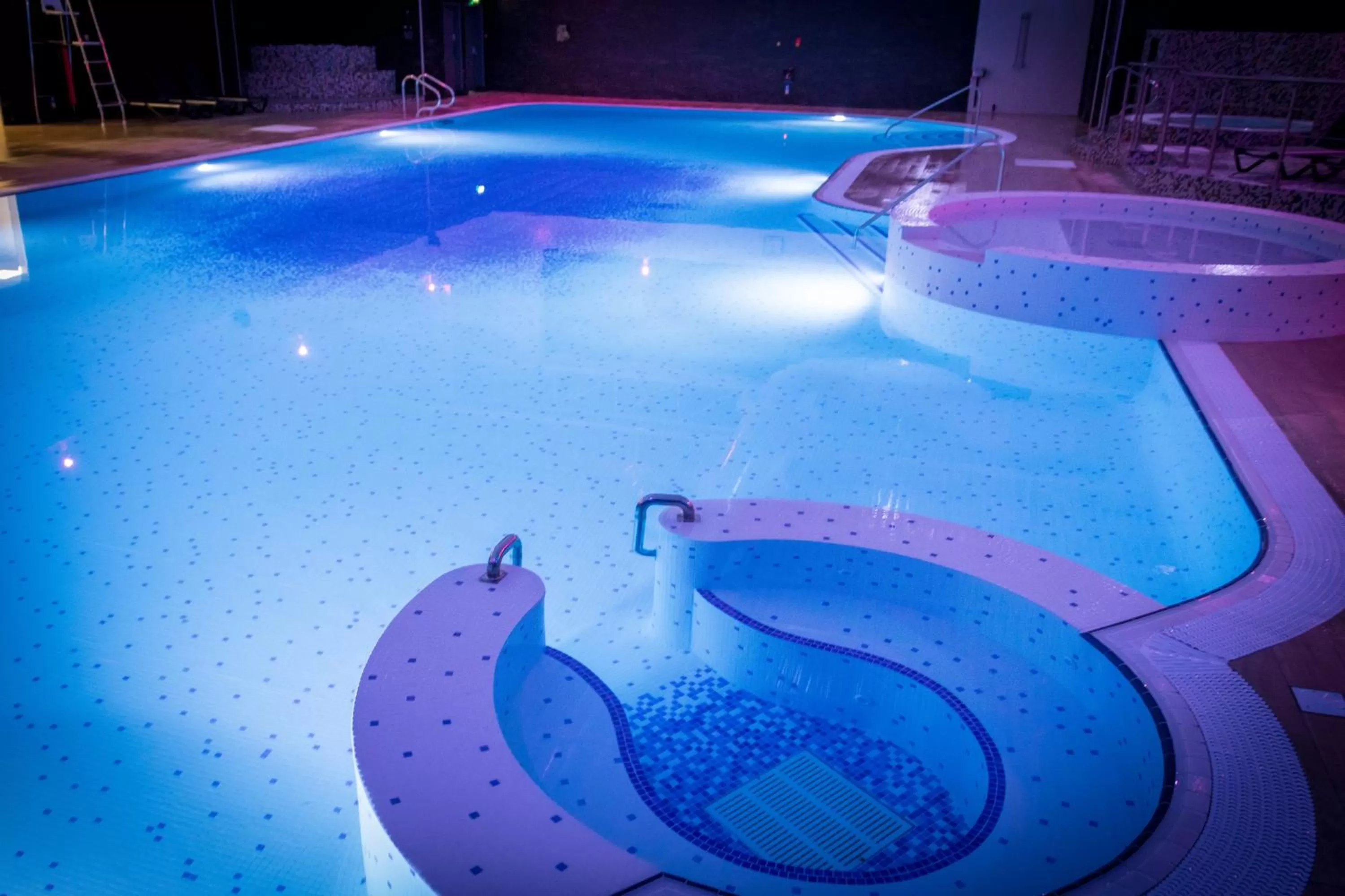 Swimming pool in Village Hotel Coventry