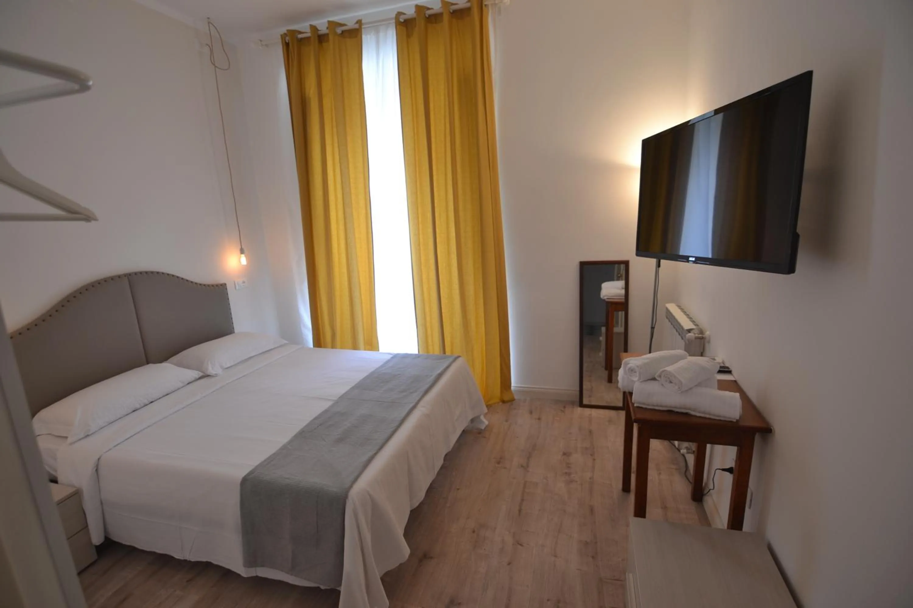 Photo of the whole room, Bed in Hotel Cathrine