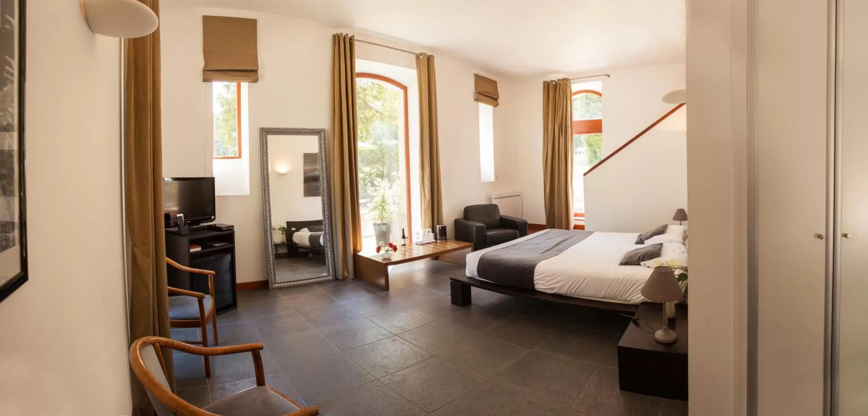 Photo of the whole room, Bed in Château de Bellefontaine - Teritoria