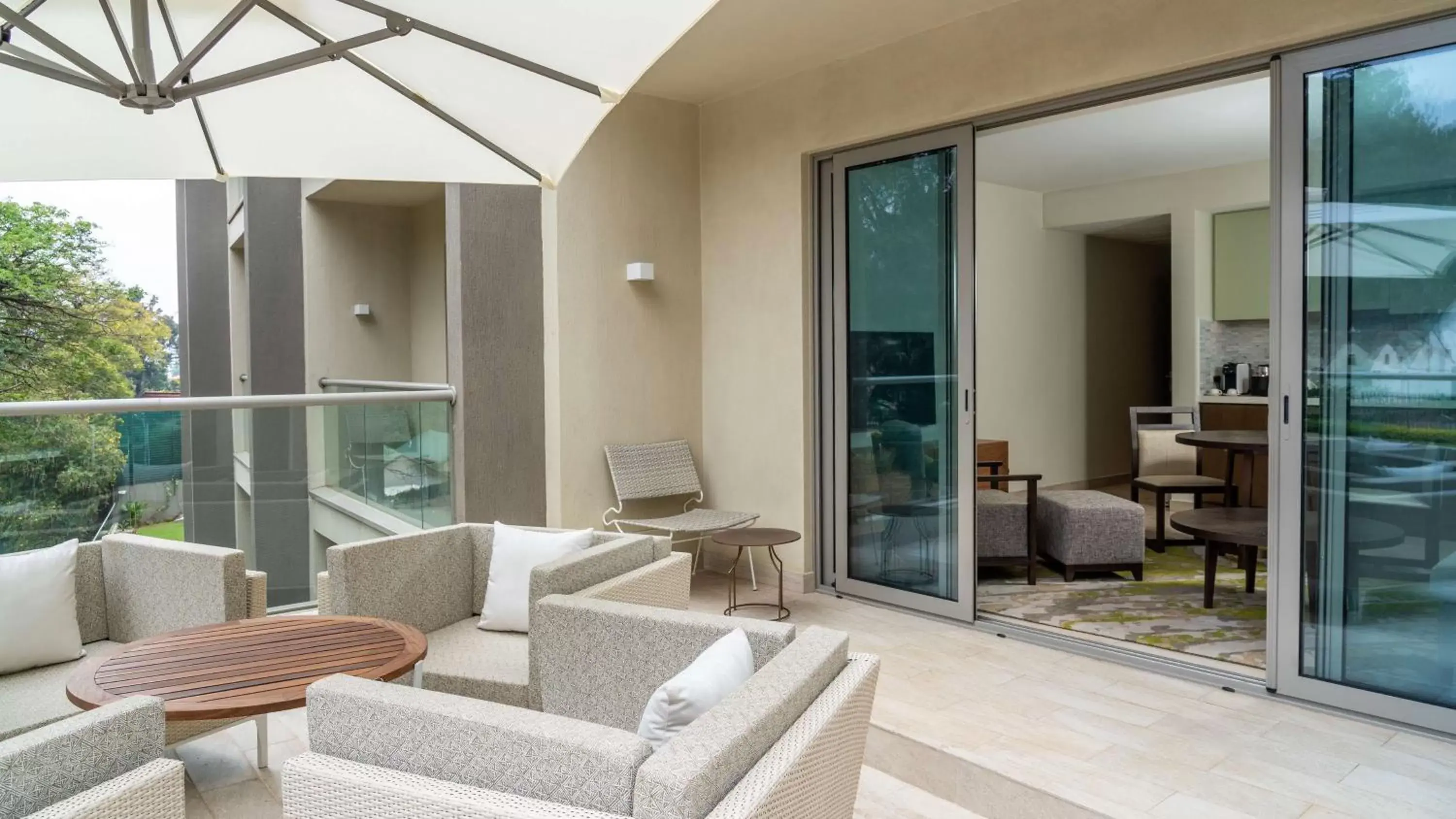 Junior Suite with Park View in Radisson Blu Hotel & Residence Nairobi Arboretum Junior Suite with Park View in Radisson Blu Hotel & Residence Nairobi Arboretum