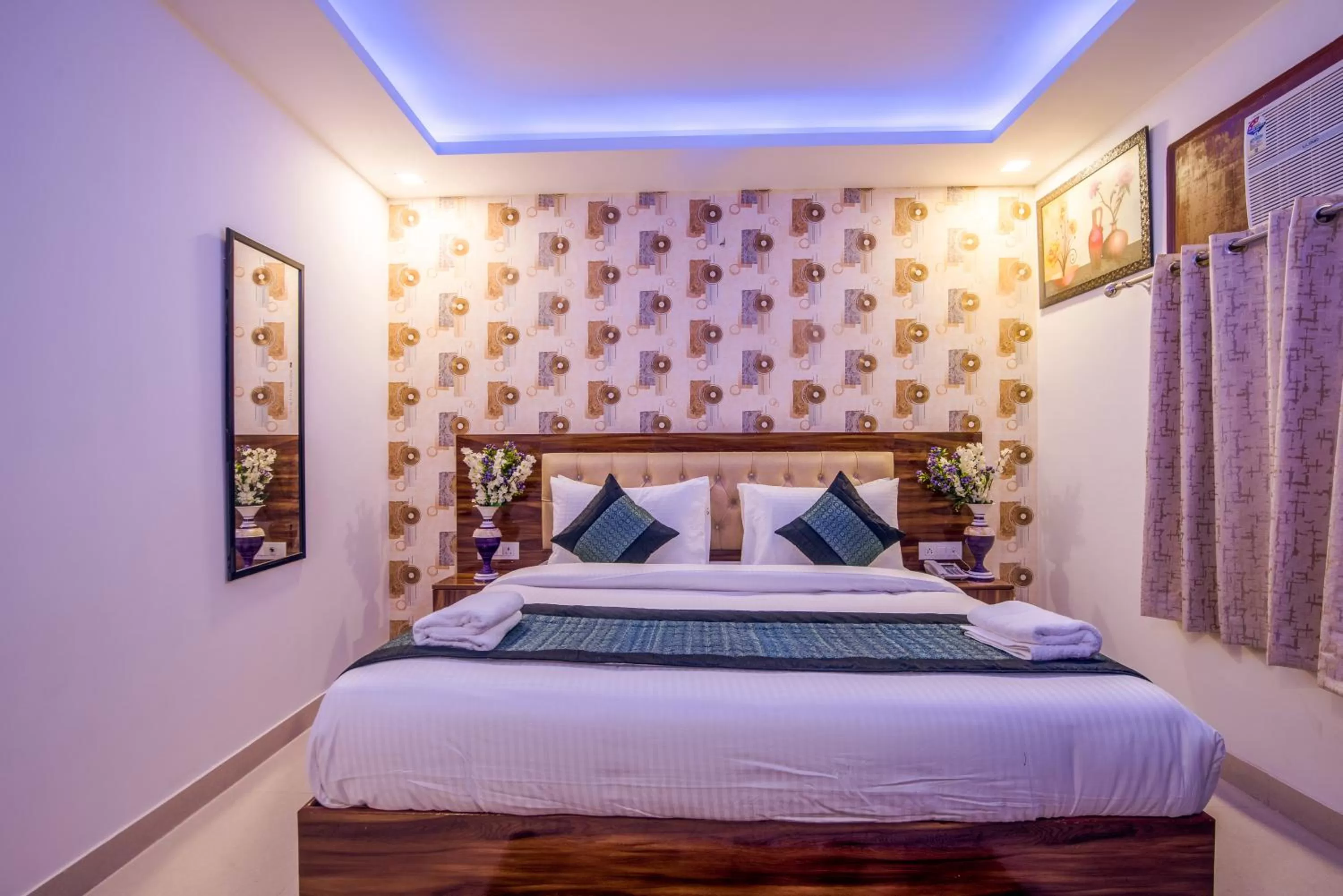 Bed in Hotel Festival Mahipalpur At Delhi Airport